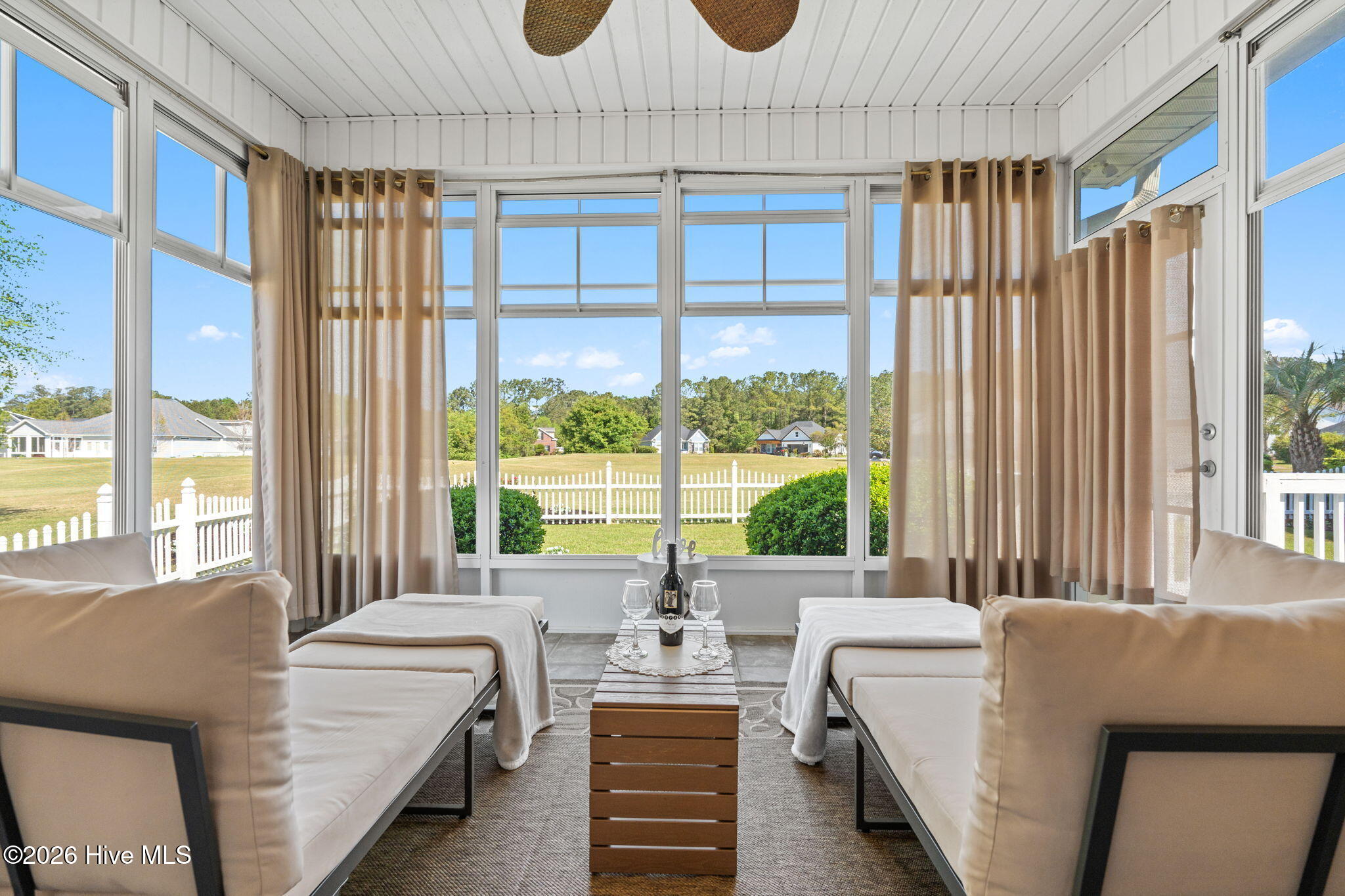 100567256 | Photo 49