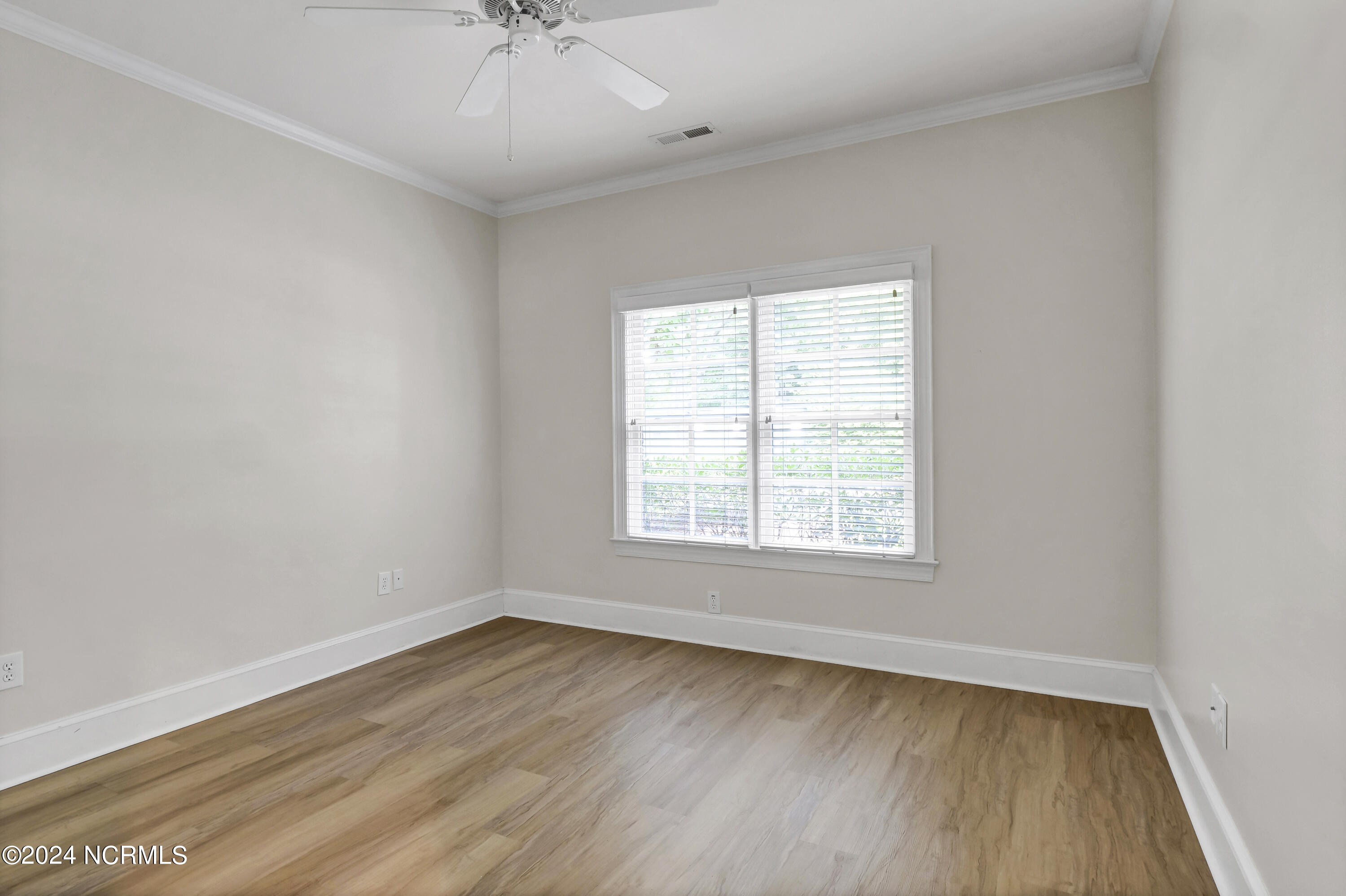 100544215 | Photo 18