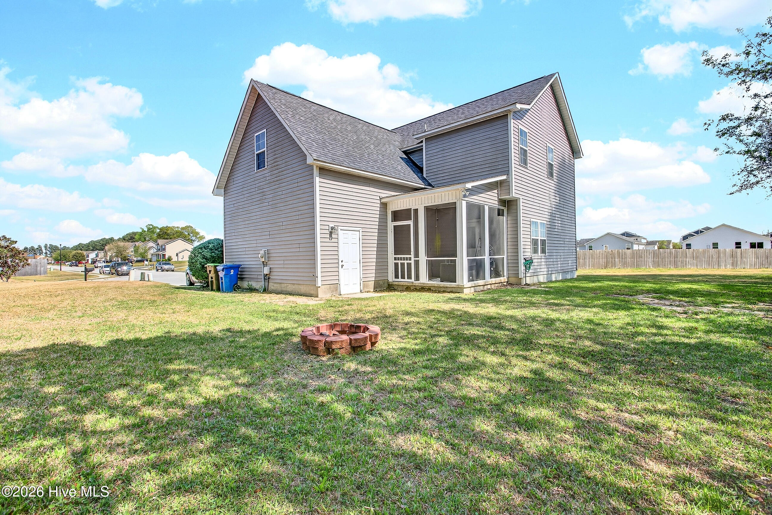 100566263 | Photo 28