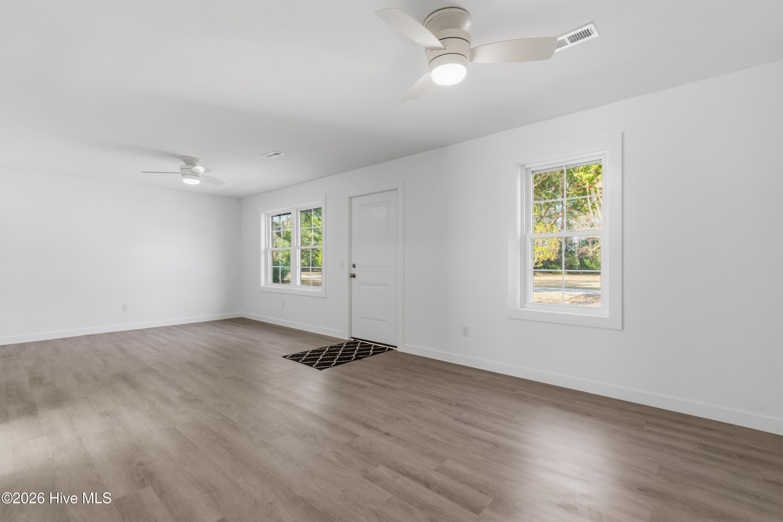 100550863 | Photo 21