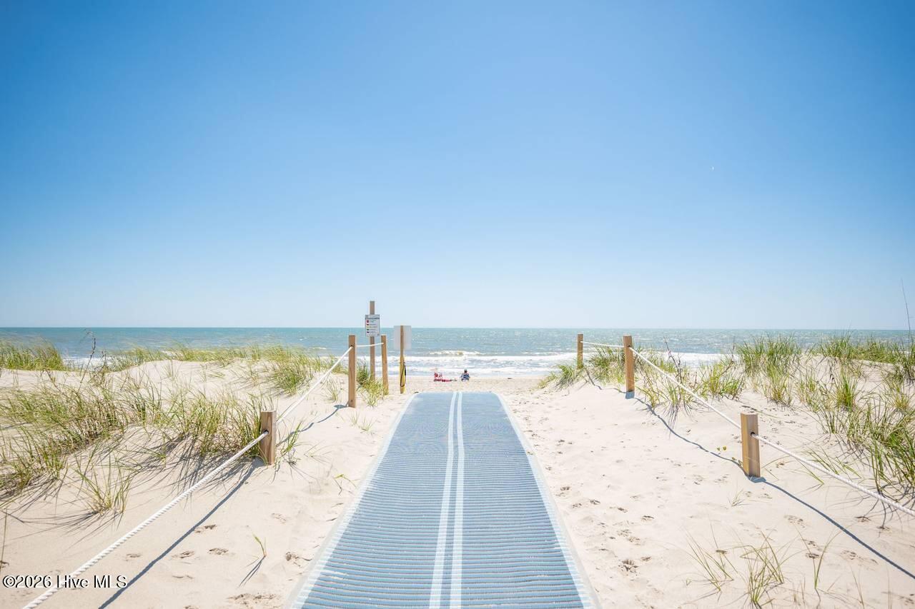 100560212 | Photo 51