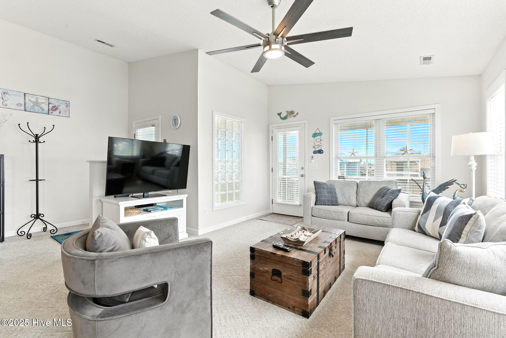 100552973 | Photo 18