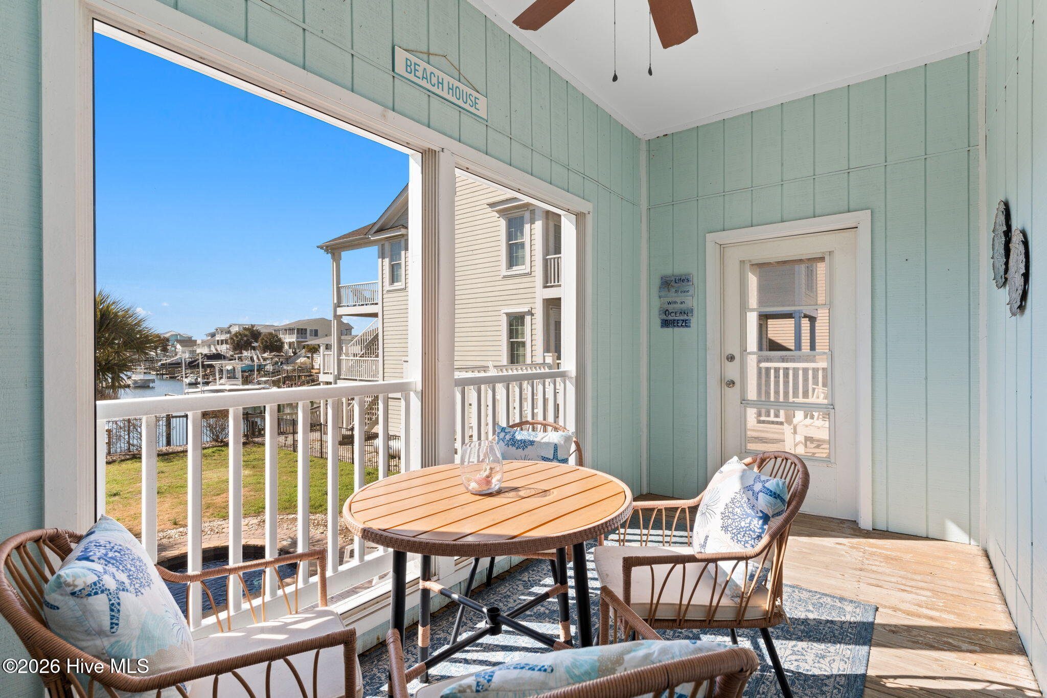 100557259 | Photo 15