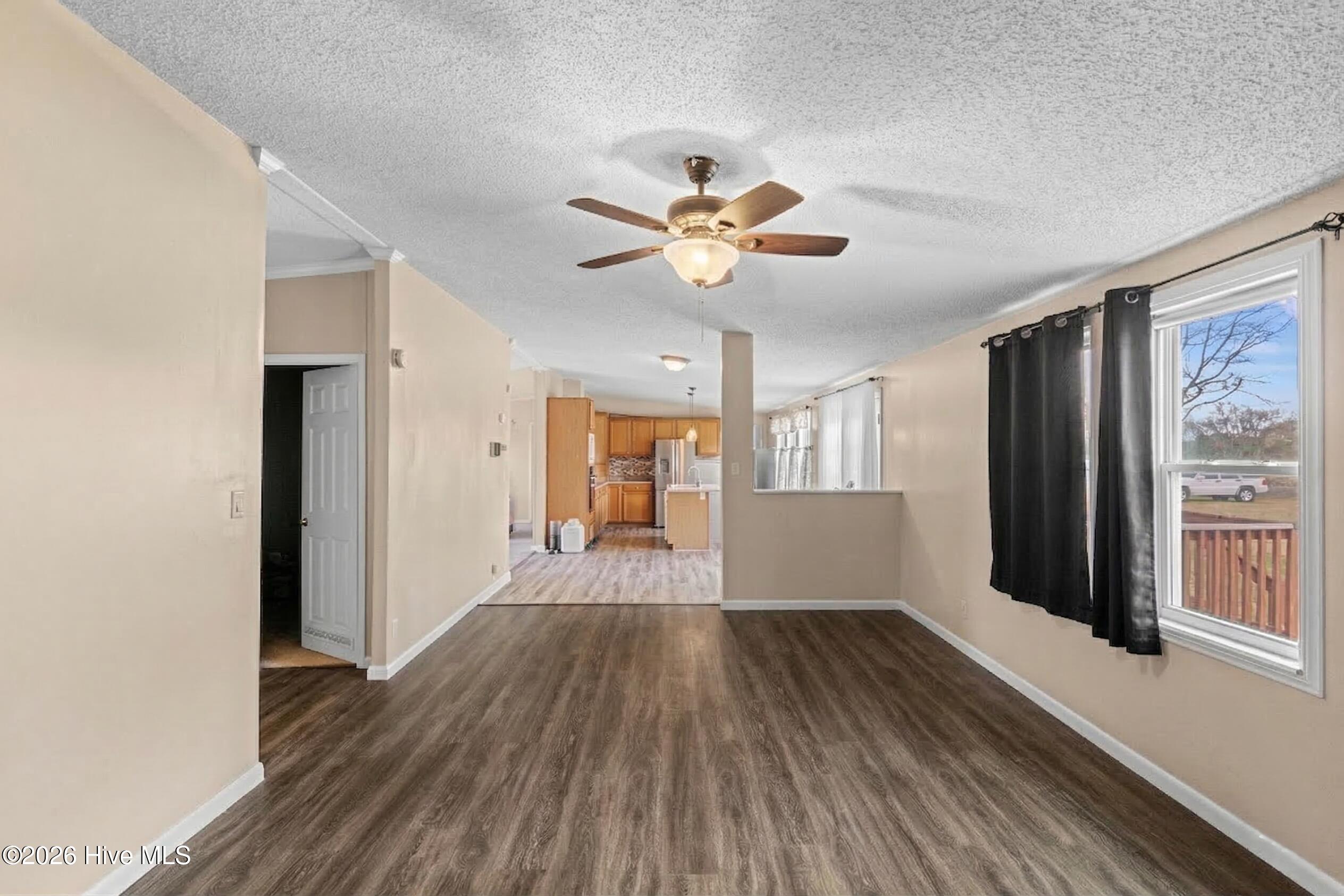 100561746 | Photo 16