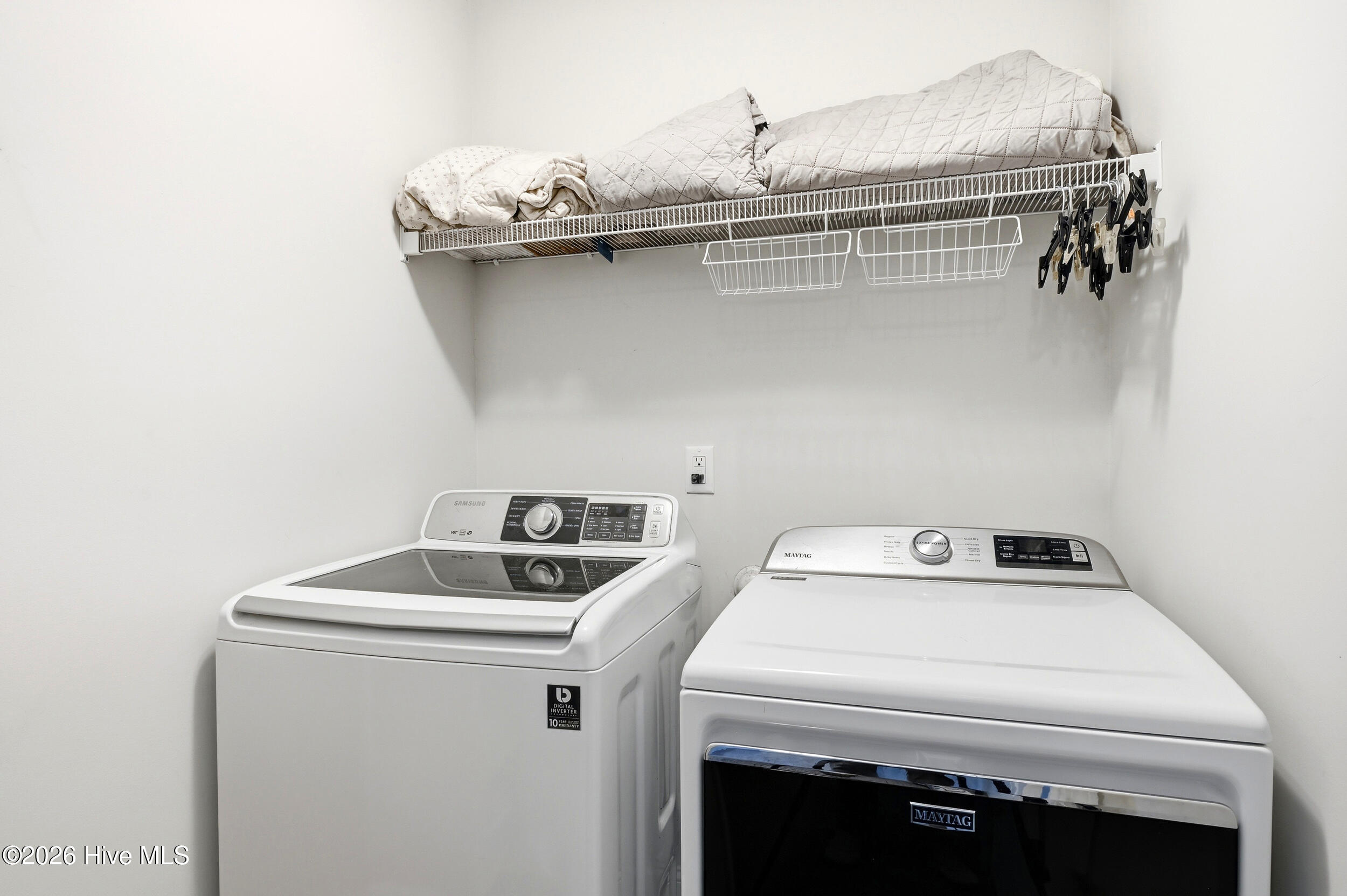 100567137 | Photo 33