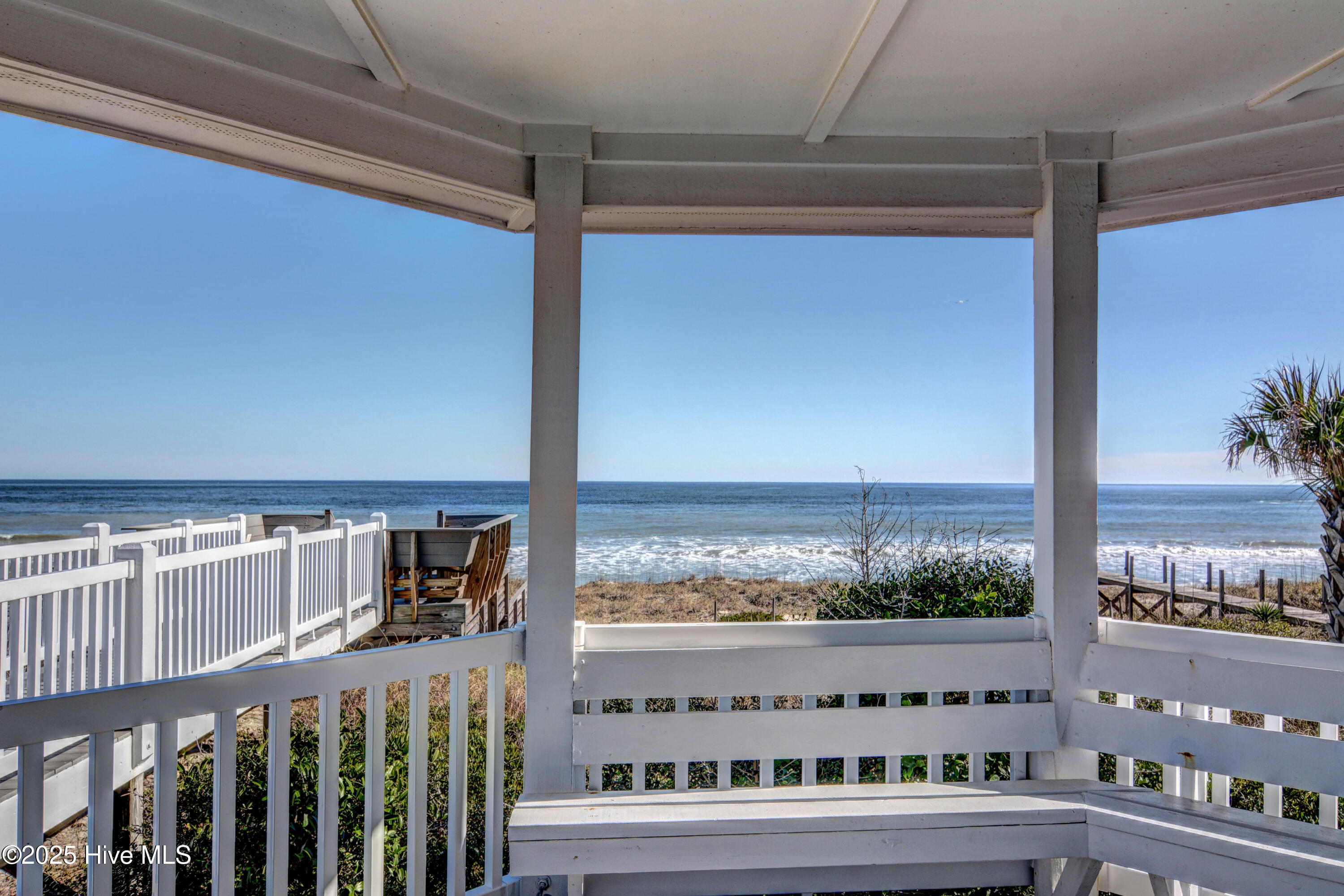 100553290 | Photo 41