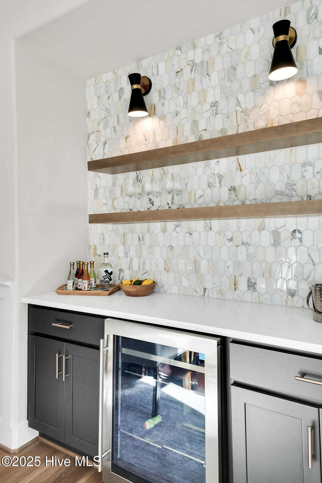 100529674 | Photo 72