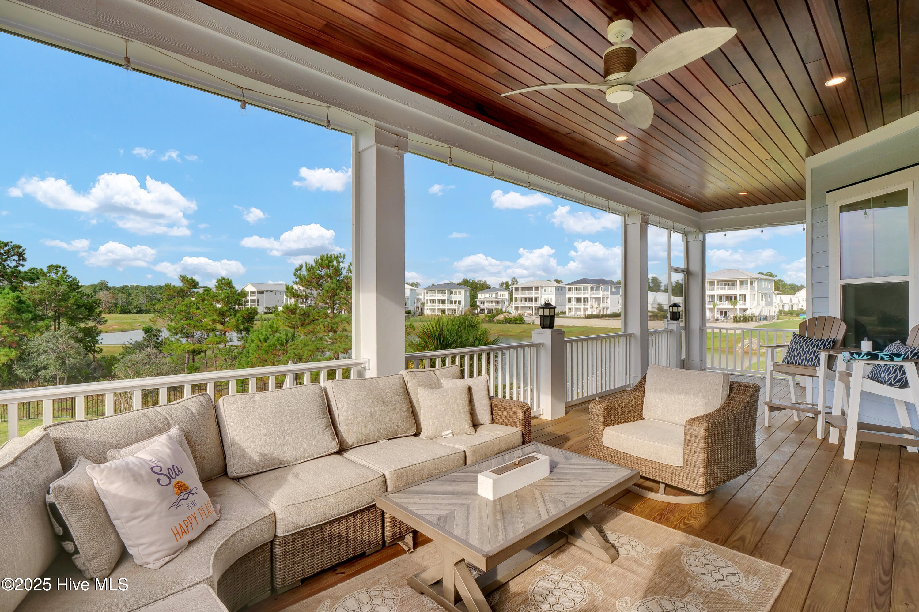 100534317 | Photo 25