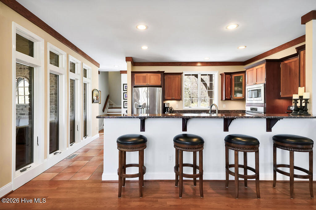 100564190 | Photo 23