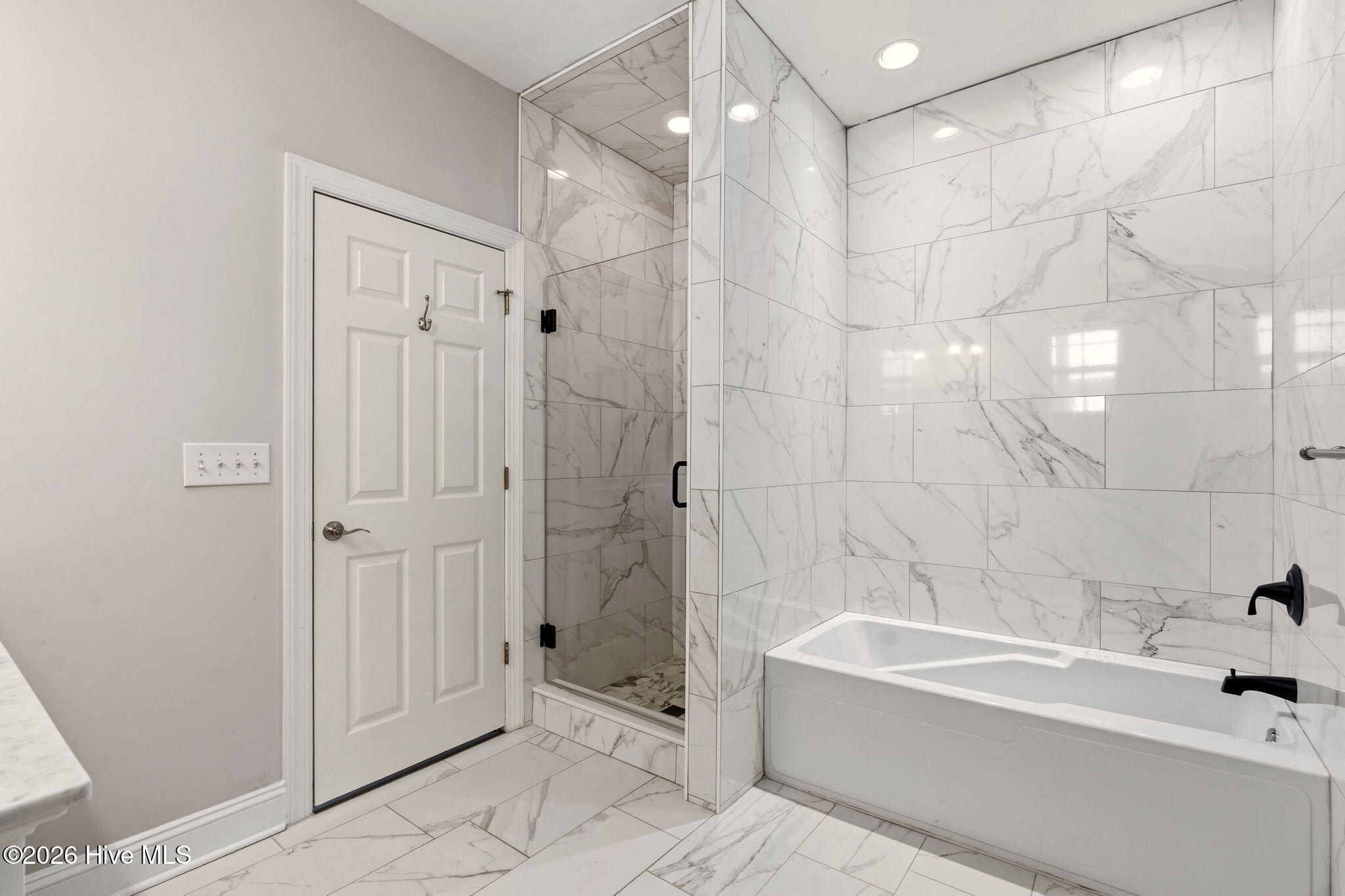 100557138 | Photo 32