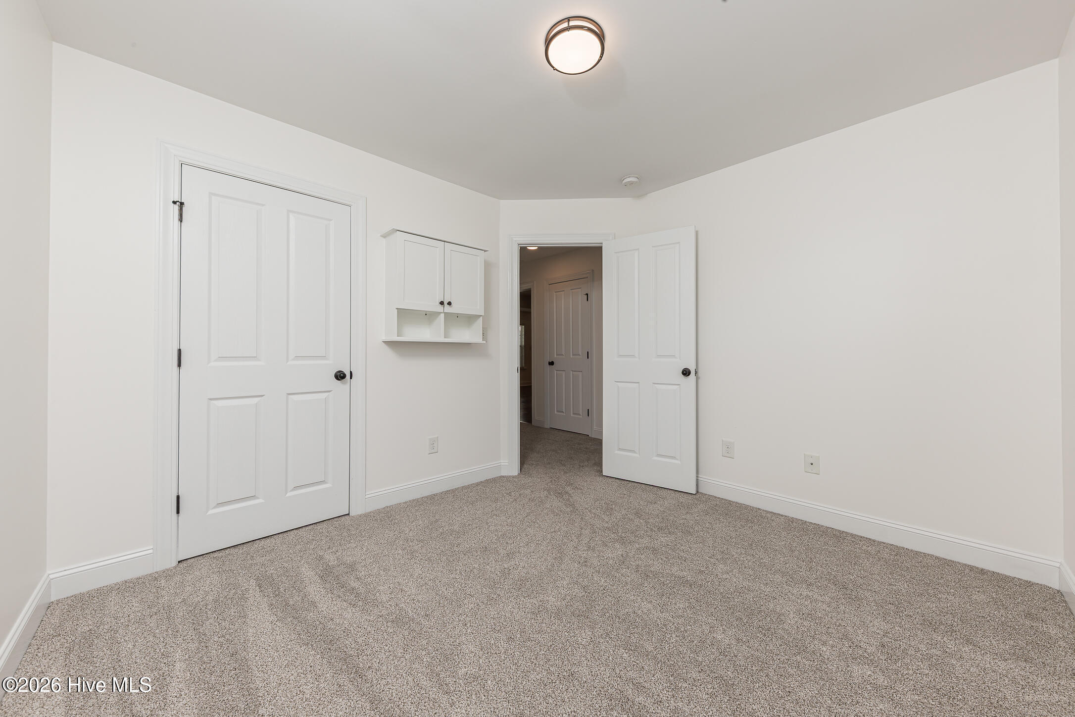 100566489 | Photo 45