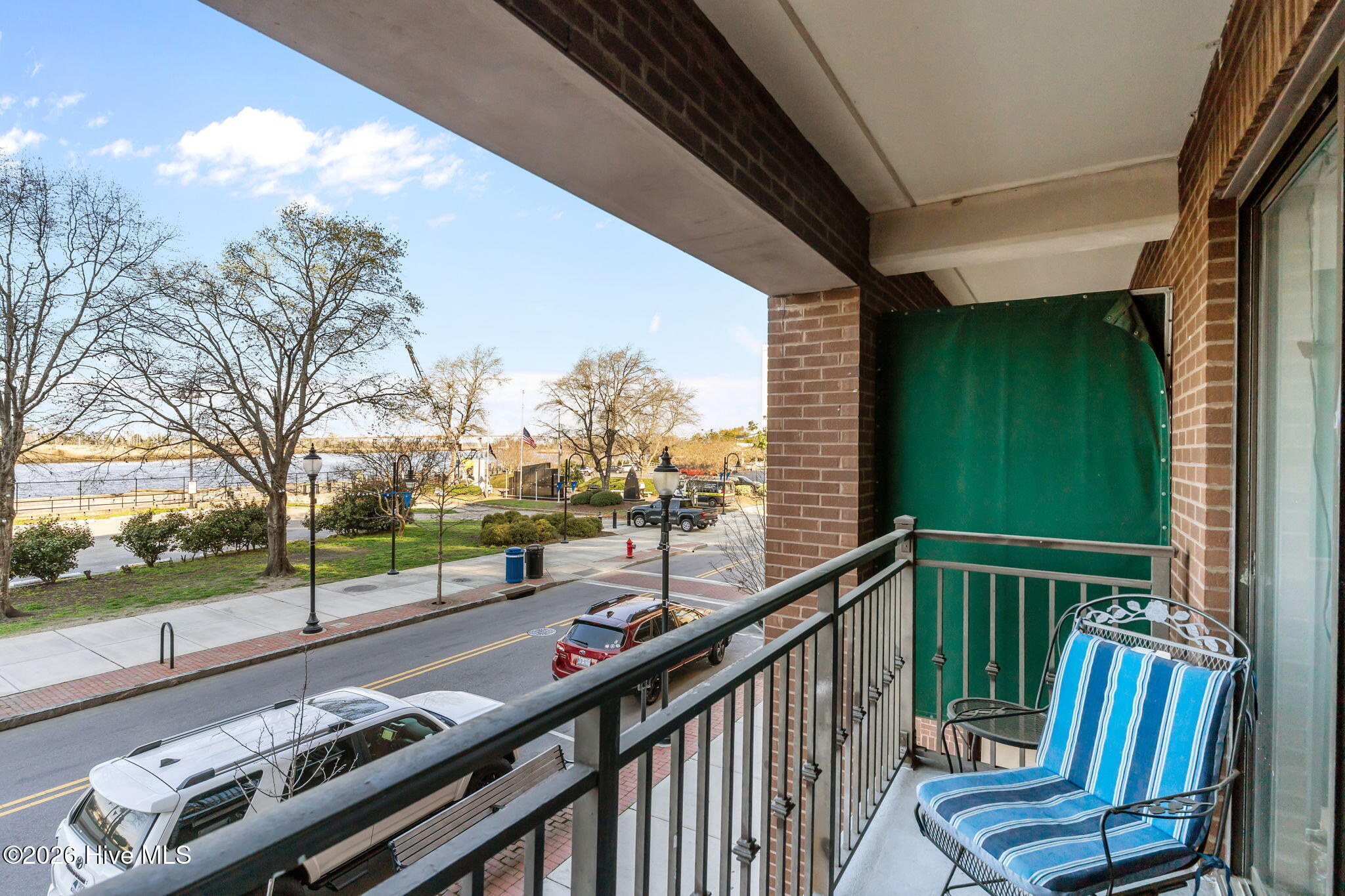 100560150 | Photo 25