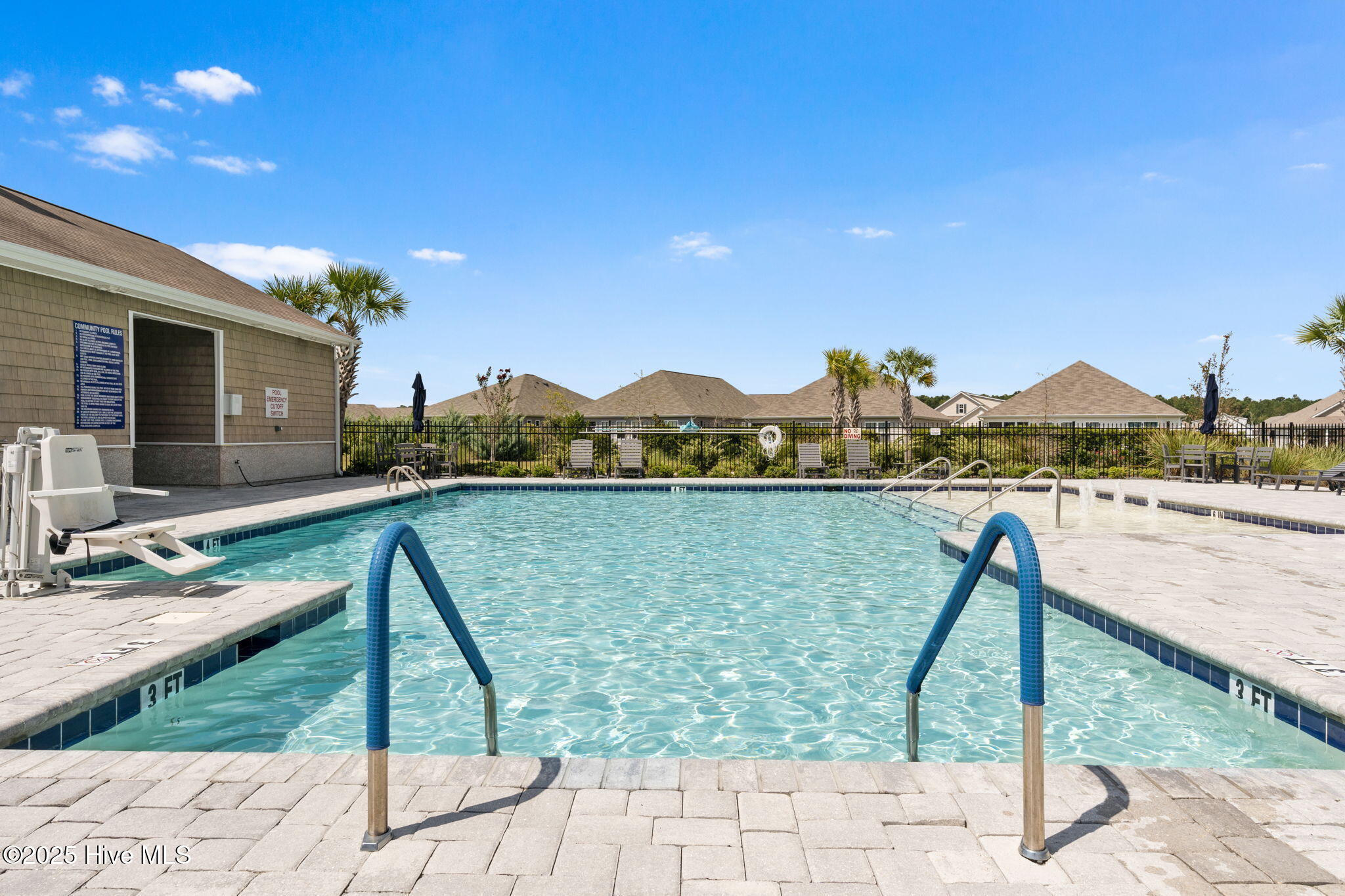 100516285 | Photo 41