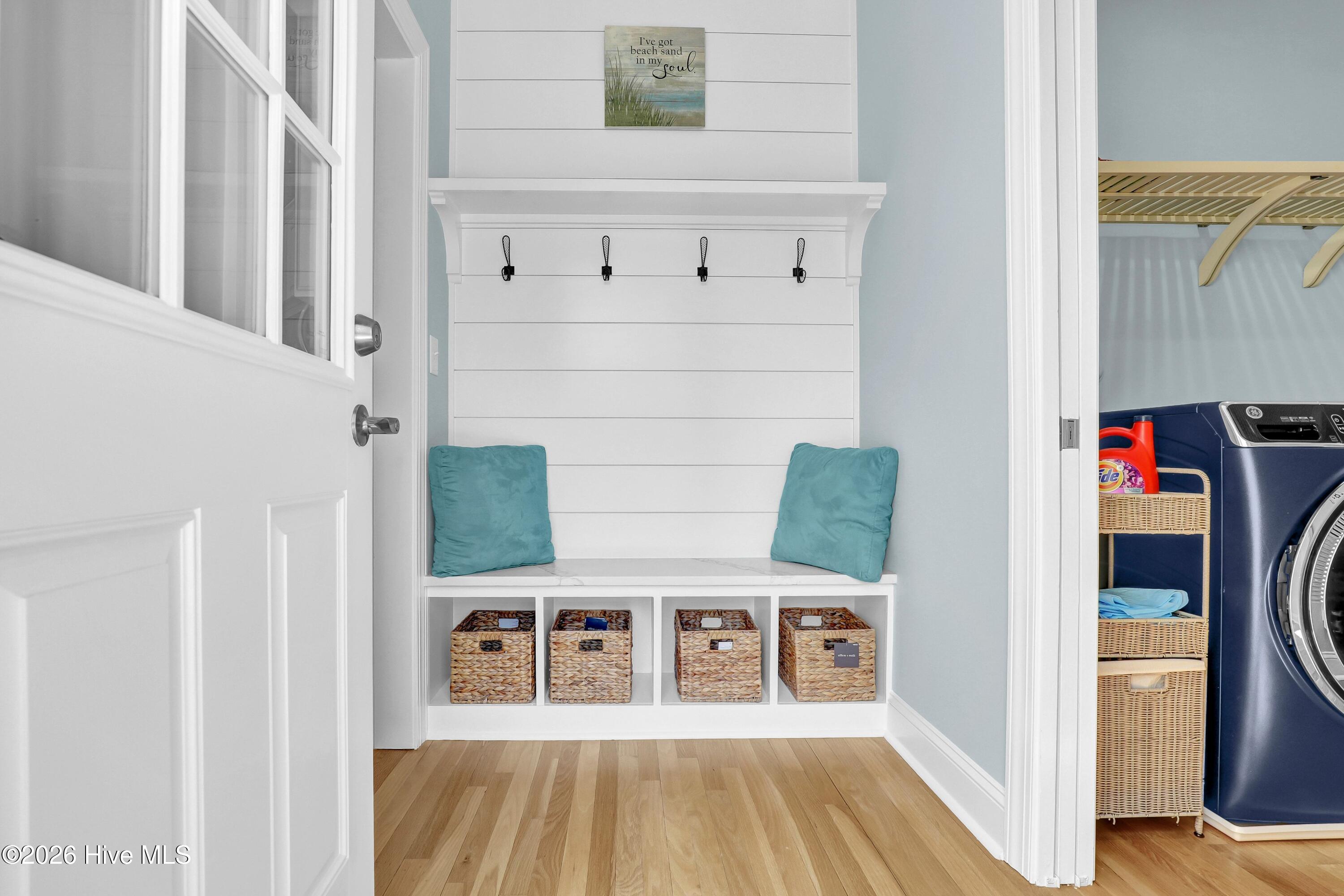 100567806 | Photo 44