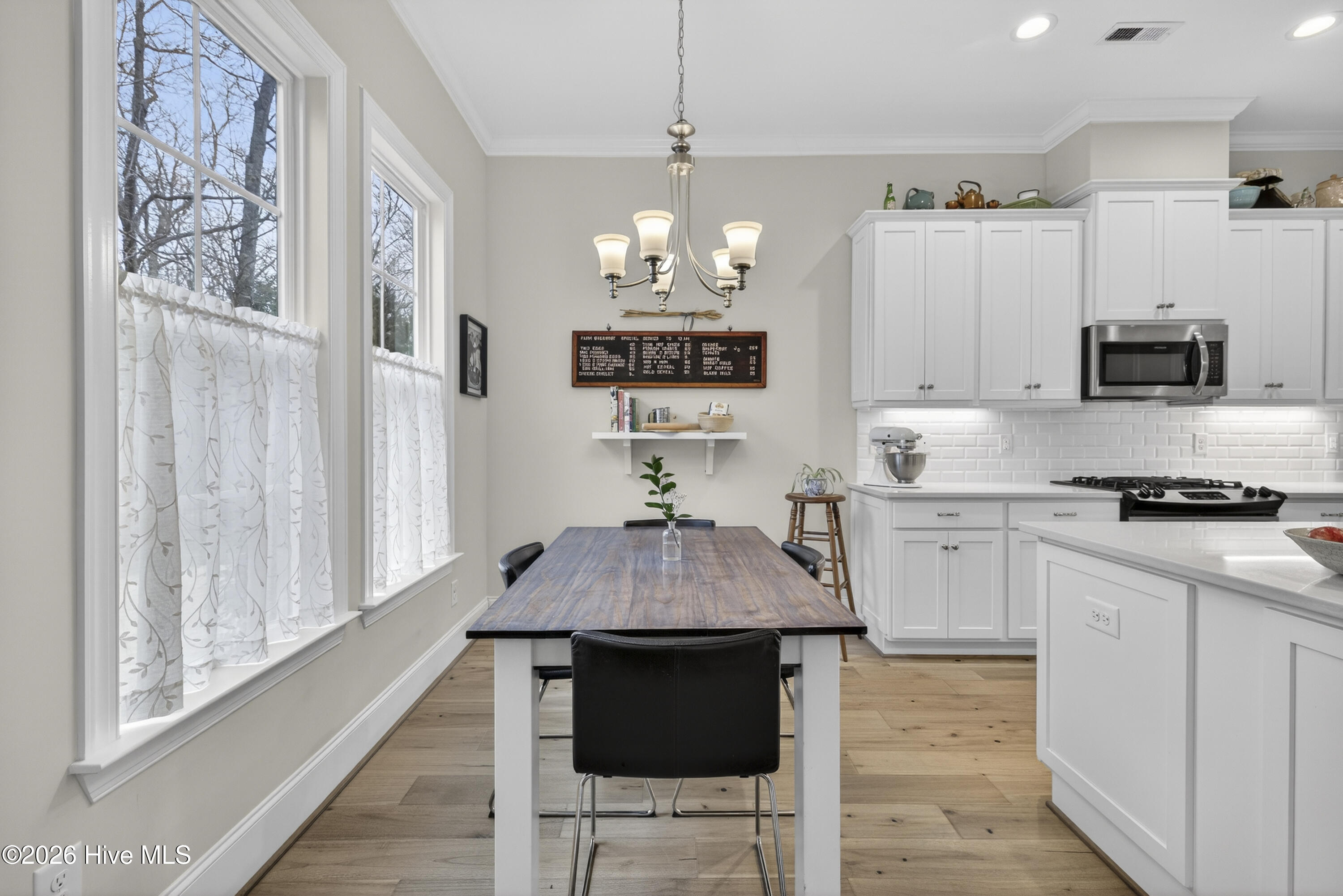 100558157 | Photo 16