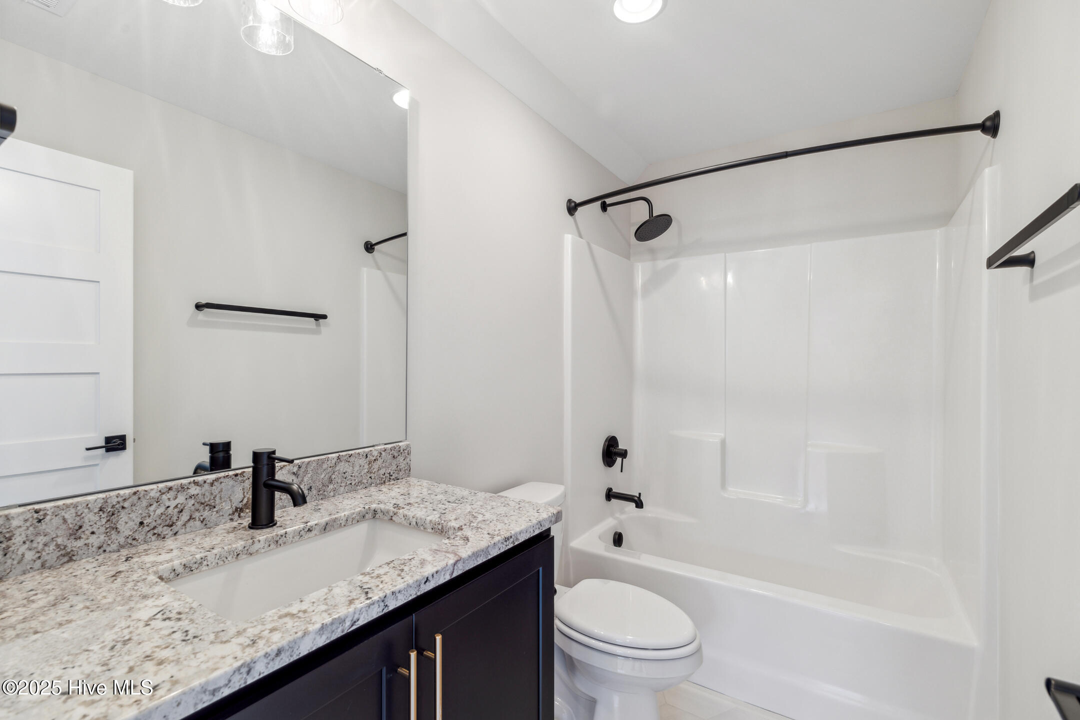 100461244 | Photo 72