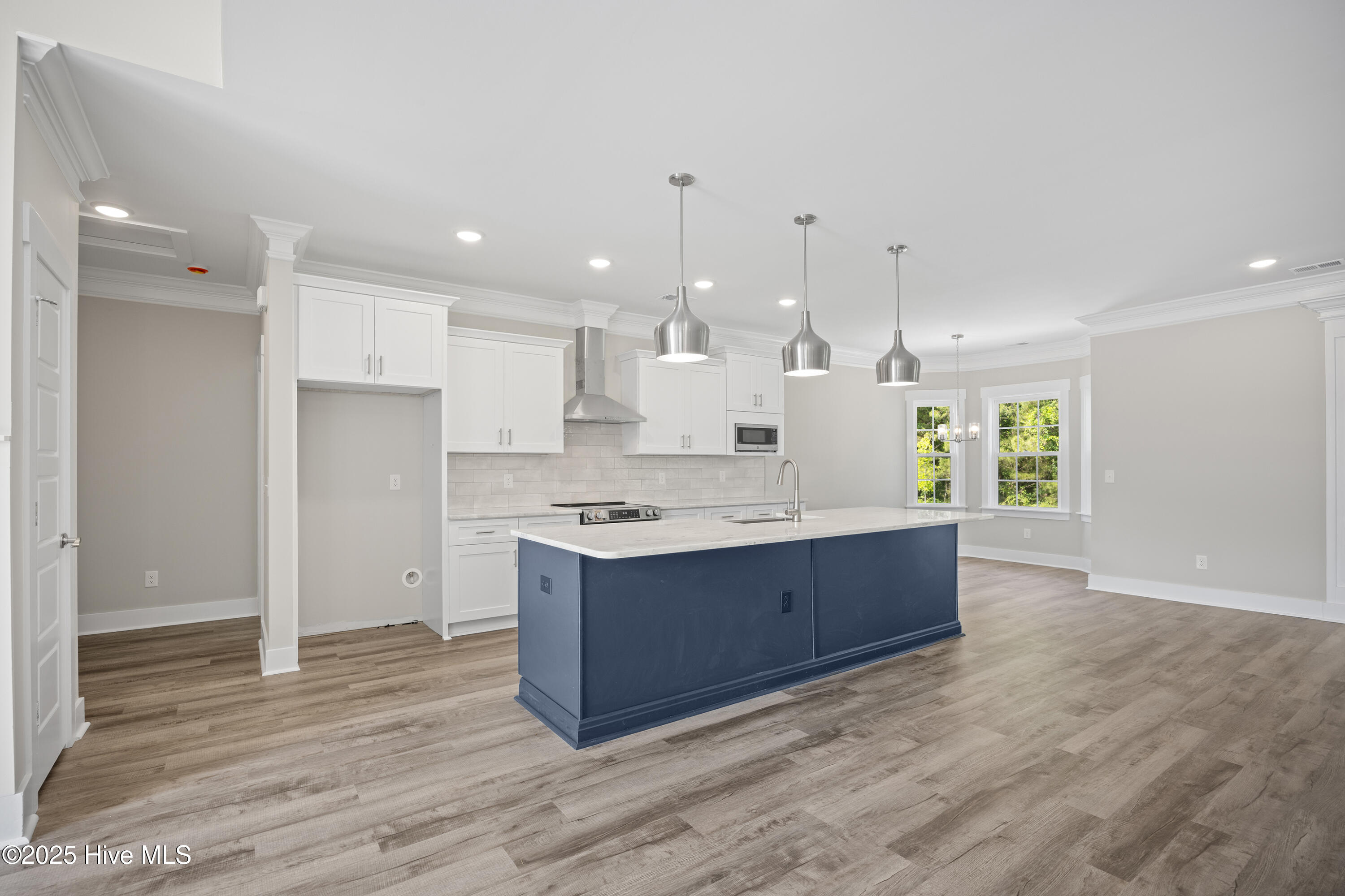 100472156 | Photo 11