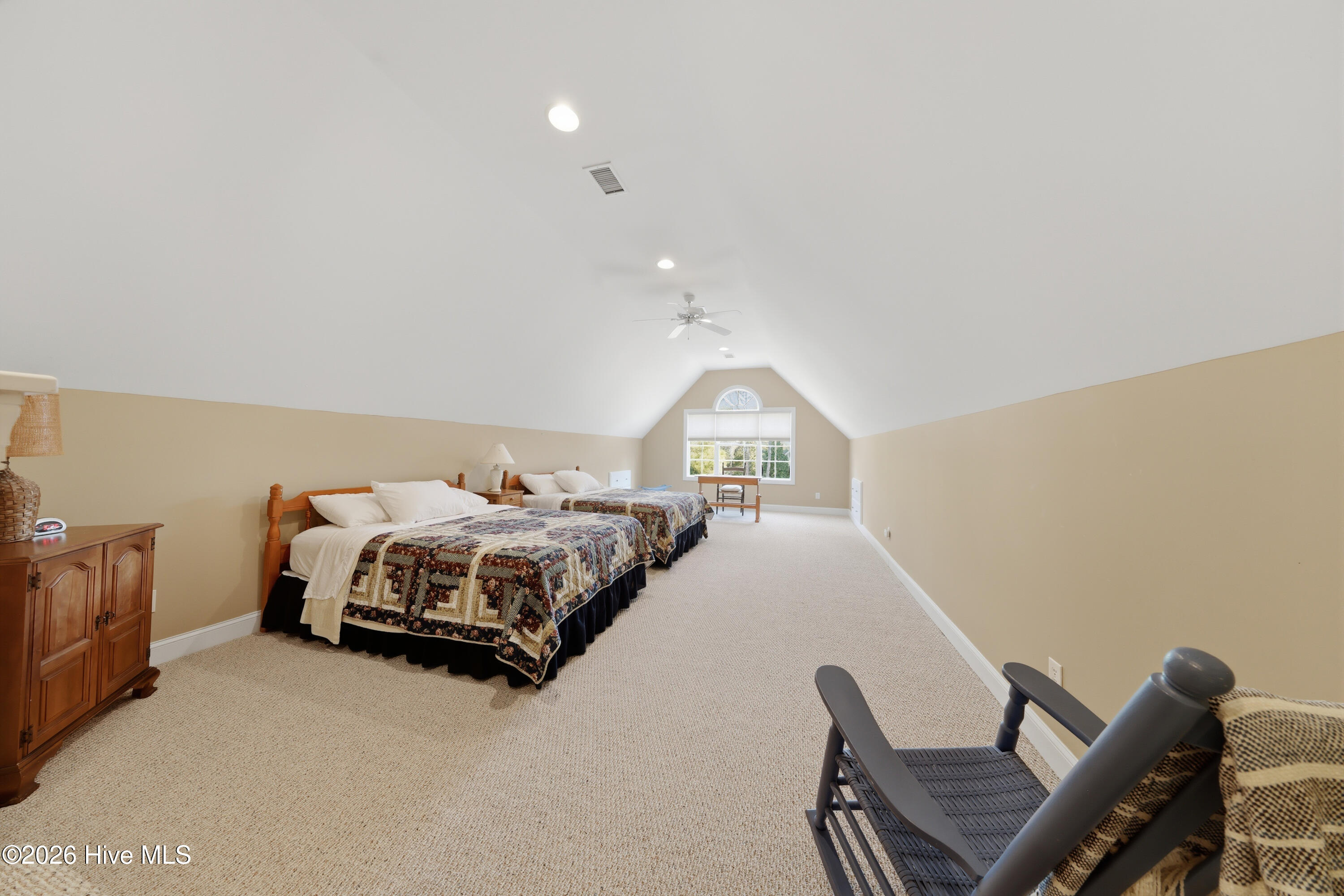 100558139 | Photo 48