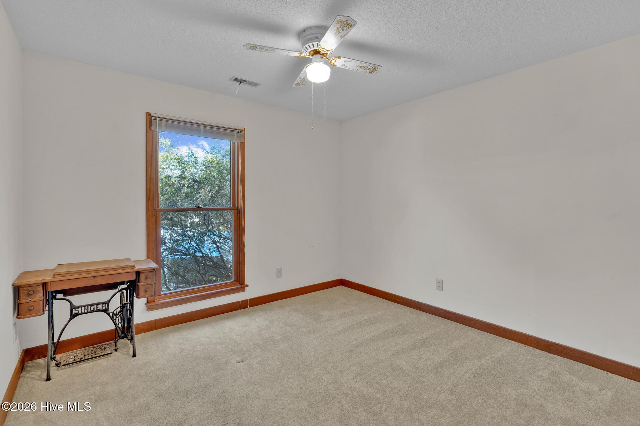 100561696 | Photo 30