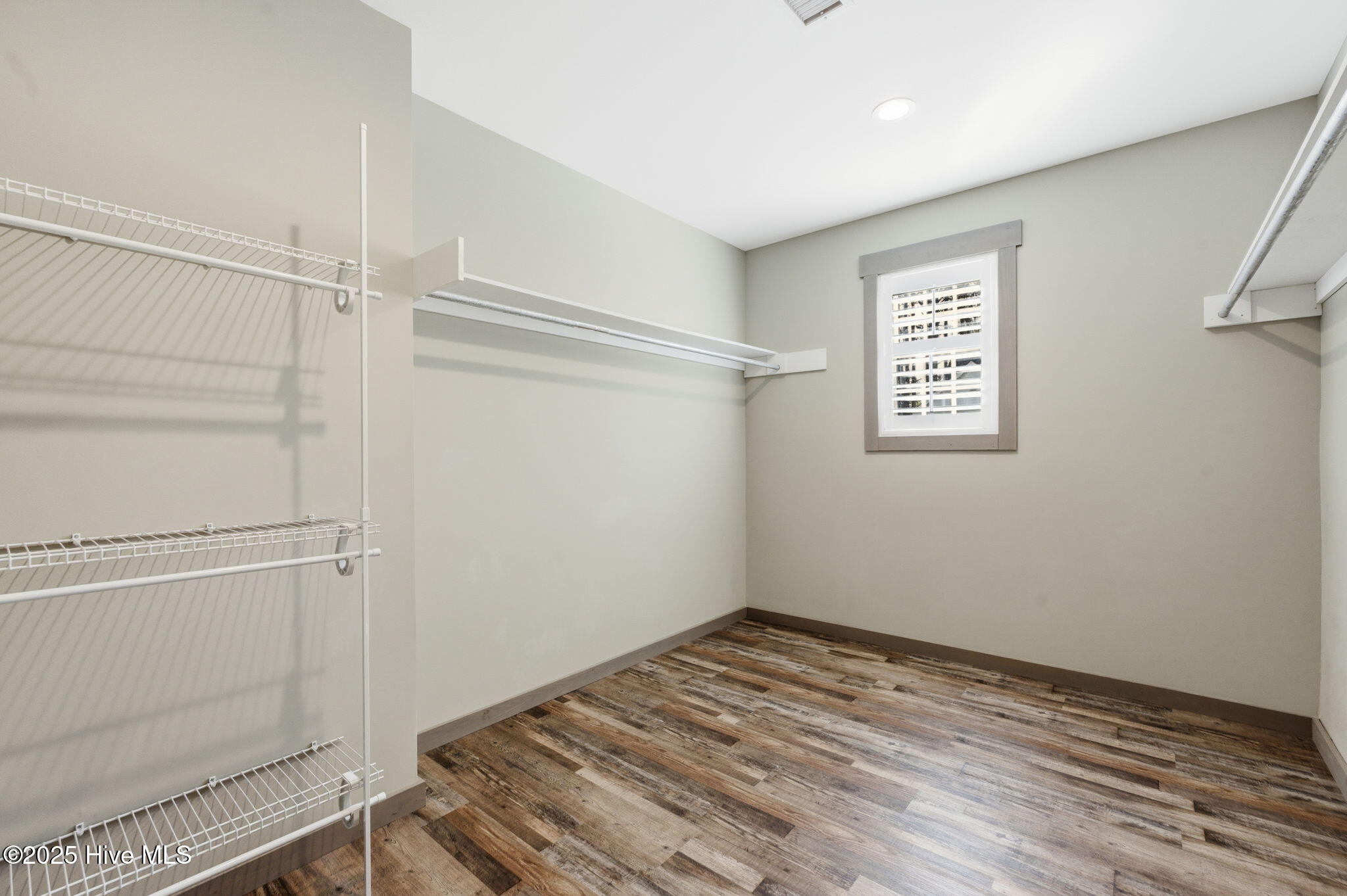 100535585 | Photo 105