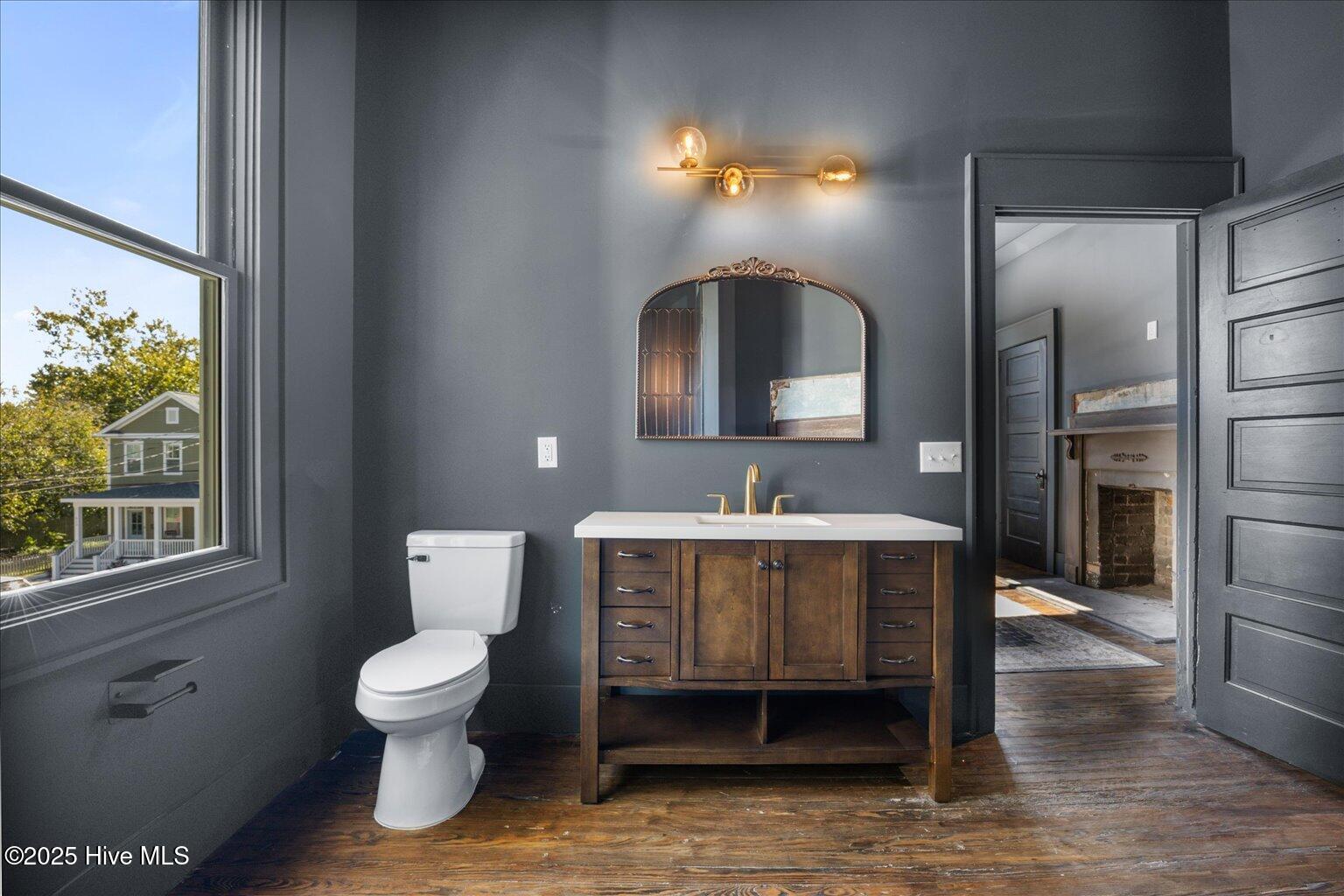 100537963 | Photo 43