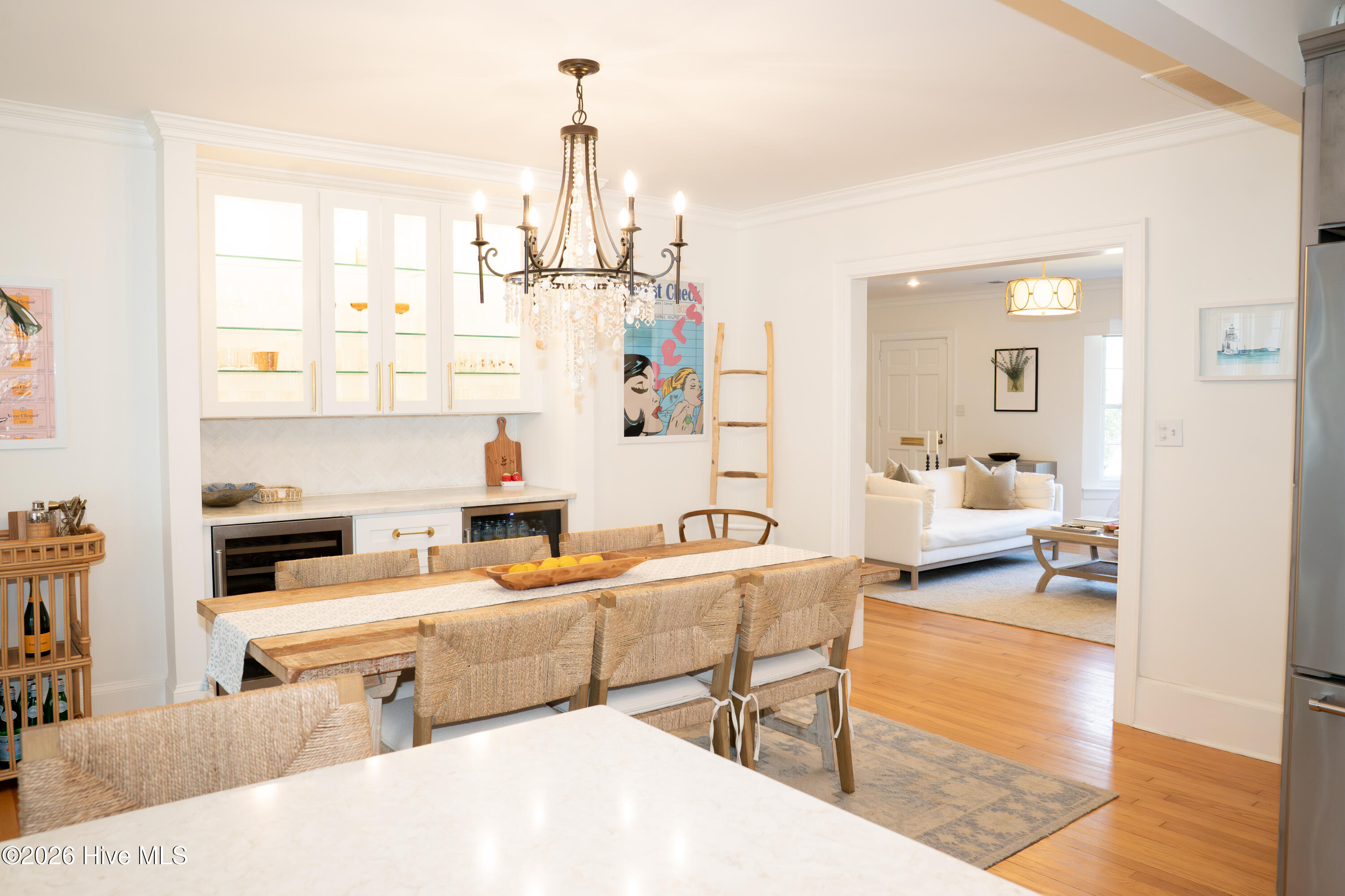 100558476 | Photo 30