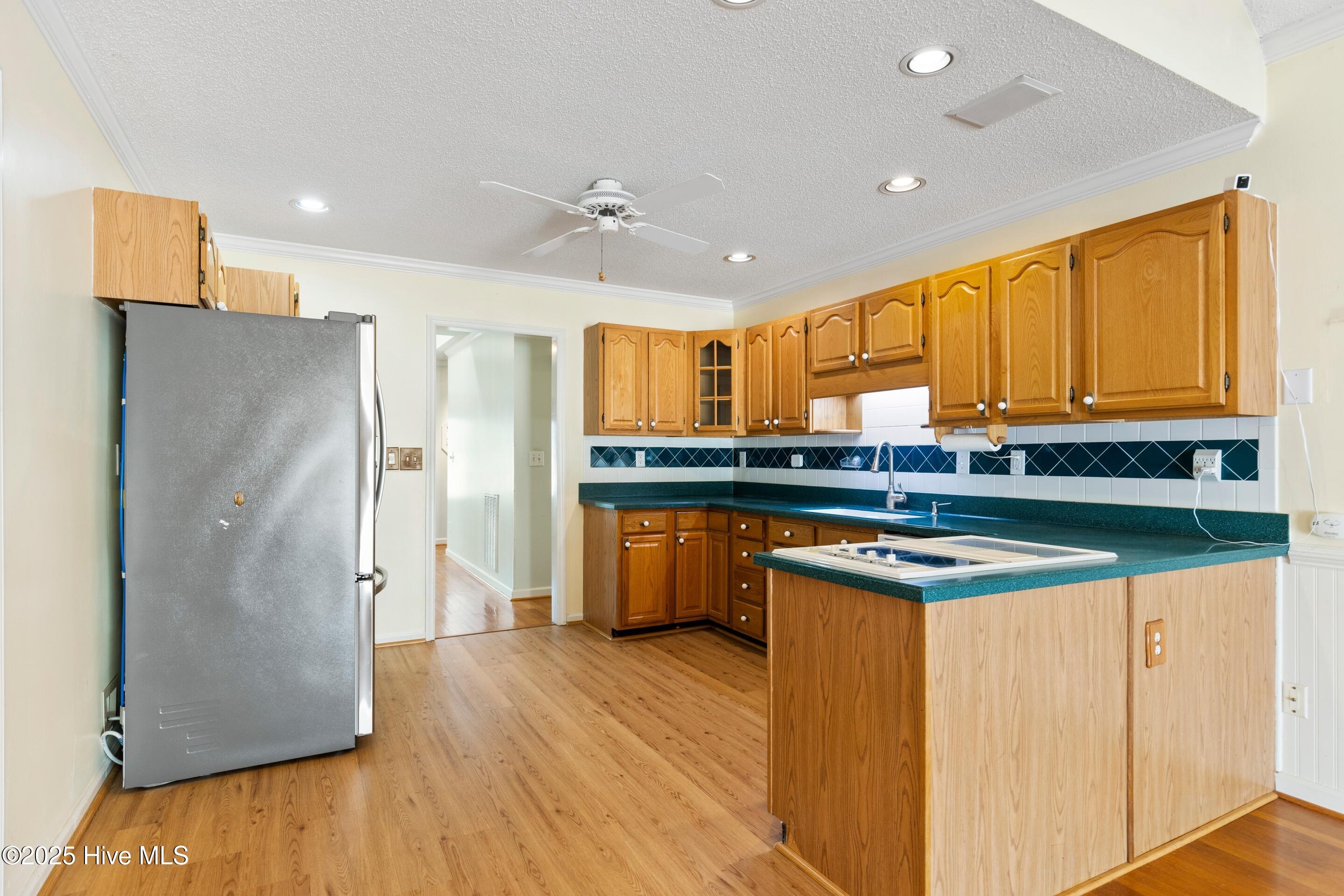 100540586 | Photo 14