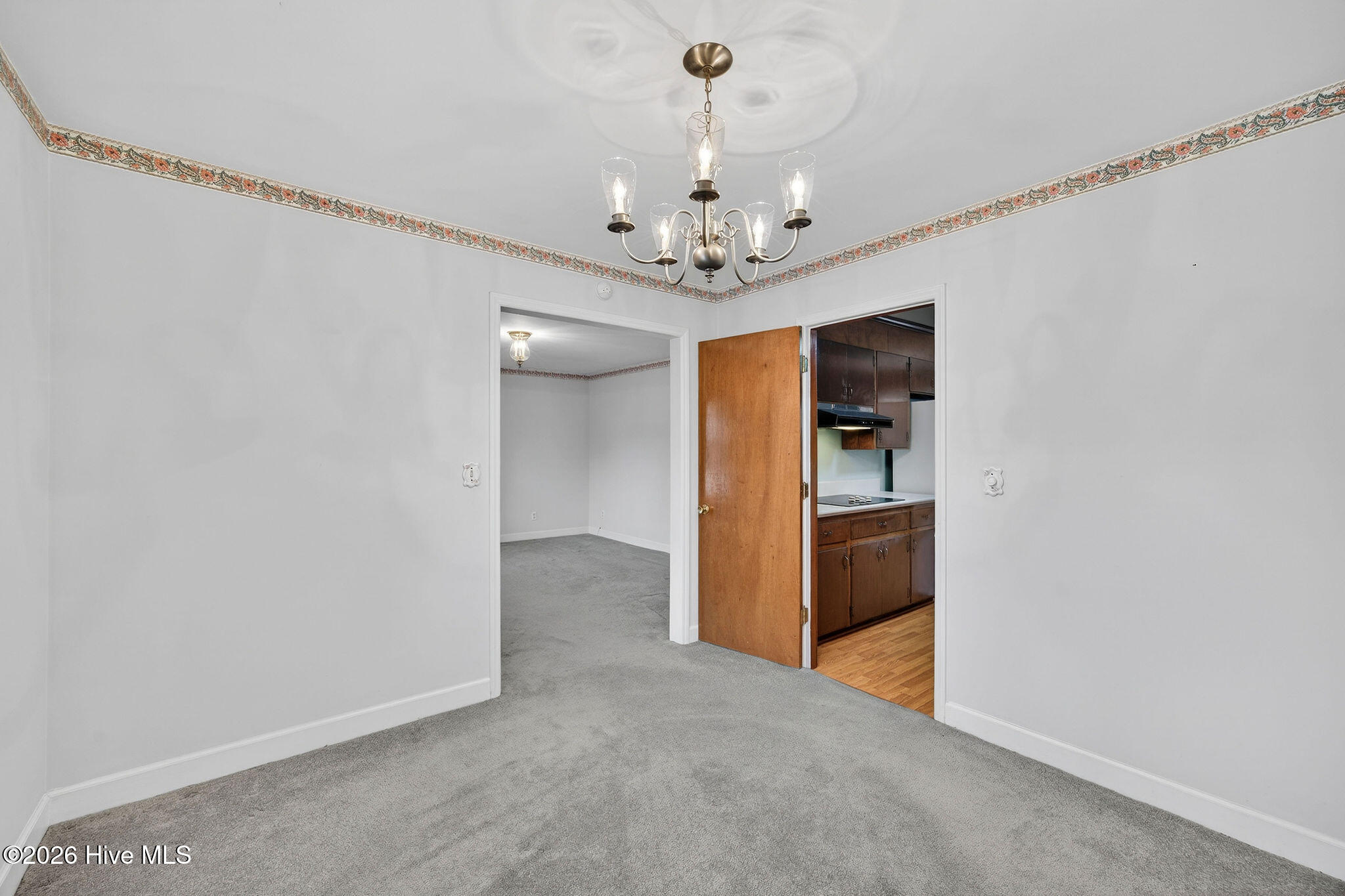 100556138 | Photo 18