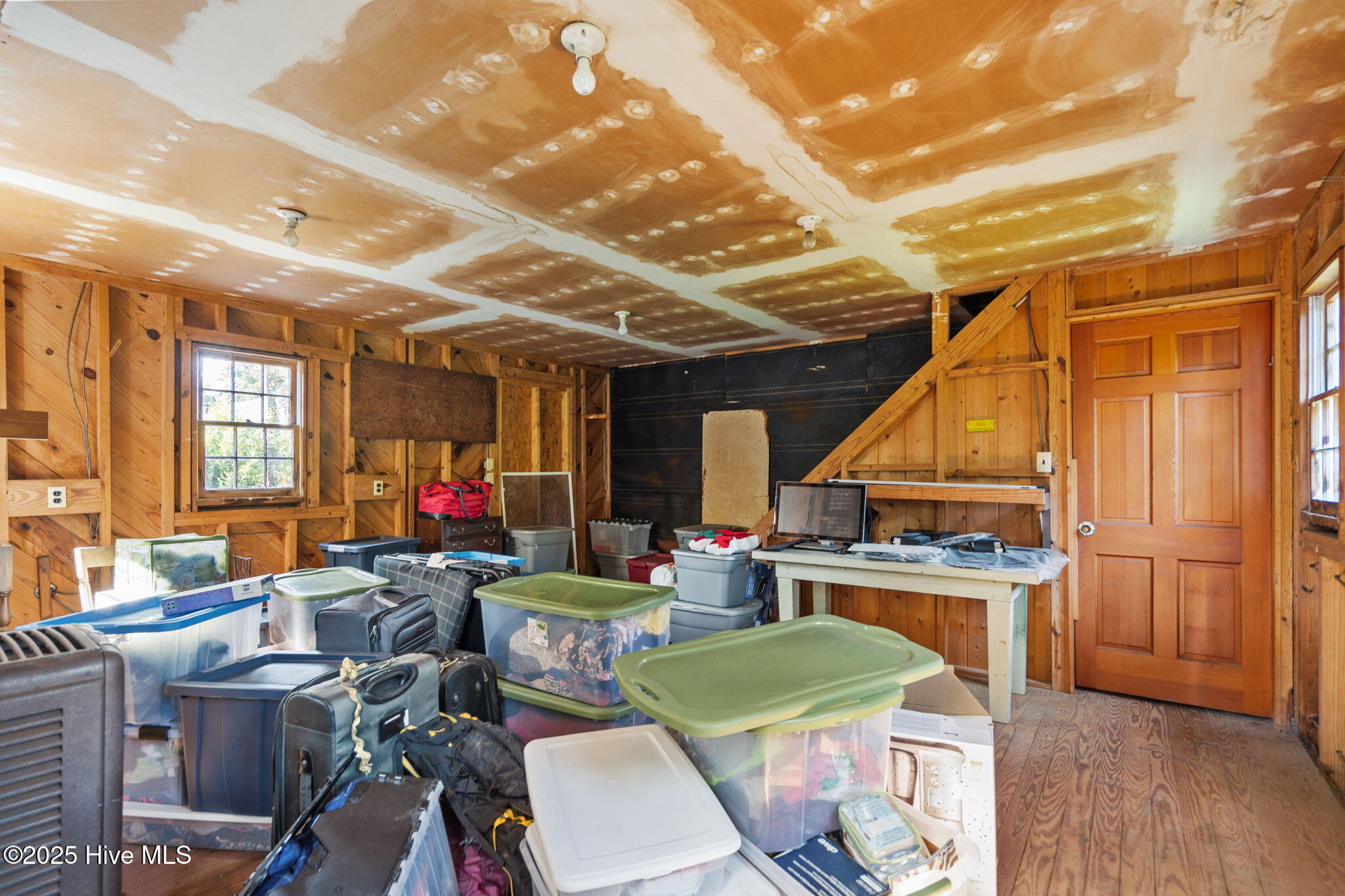 100528962 | Photo 48