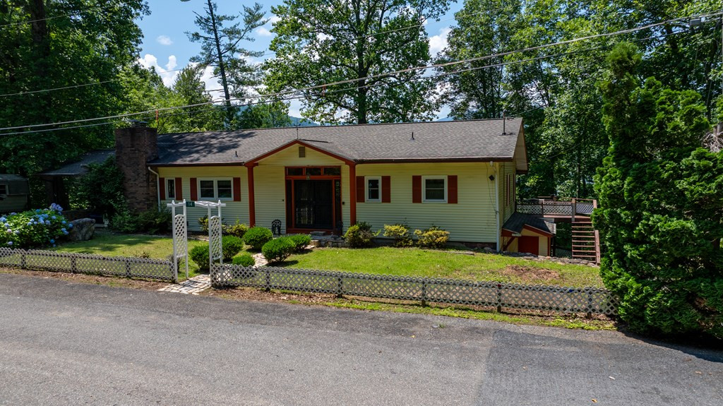 Homes for sale in Robbinsville, NC | 14 Chalet Vlg, Robbinsville, NC 28771 | MLS# 98524624