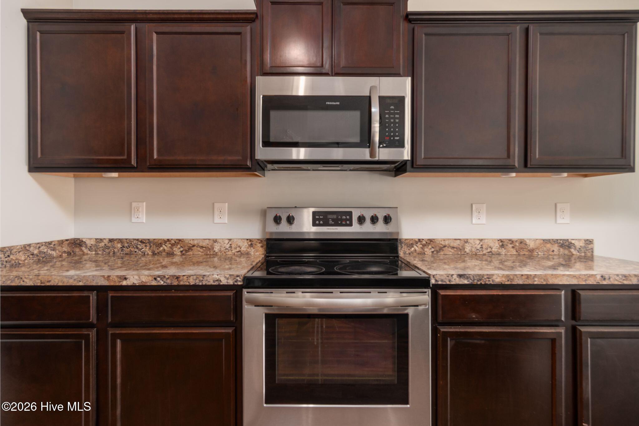 100566459 | Photo 22