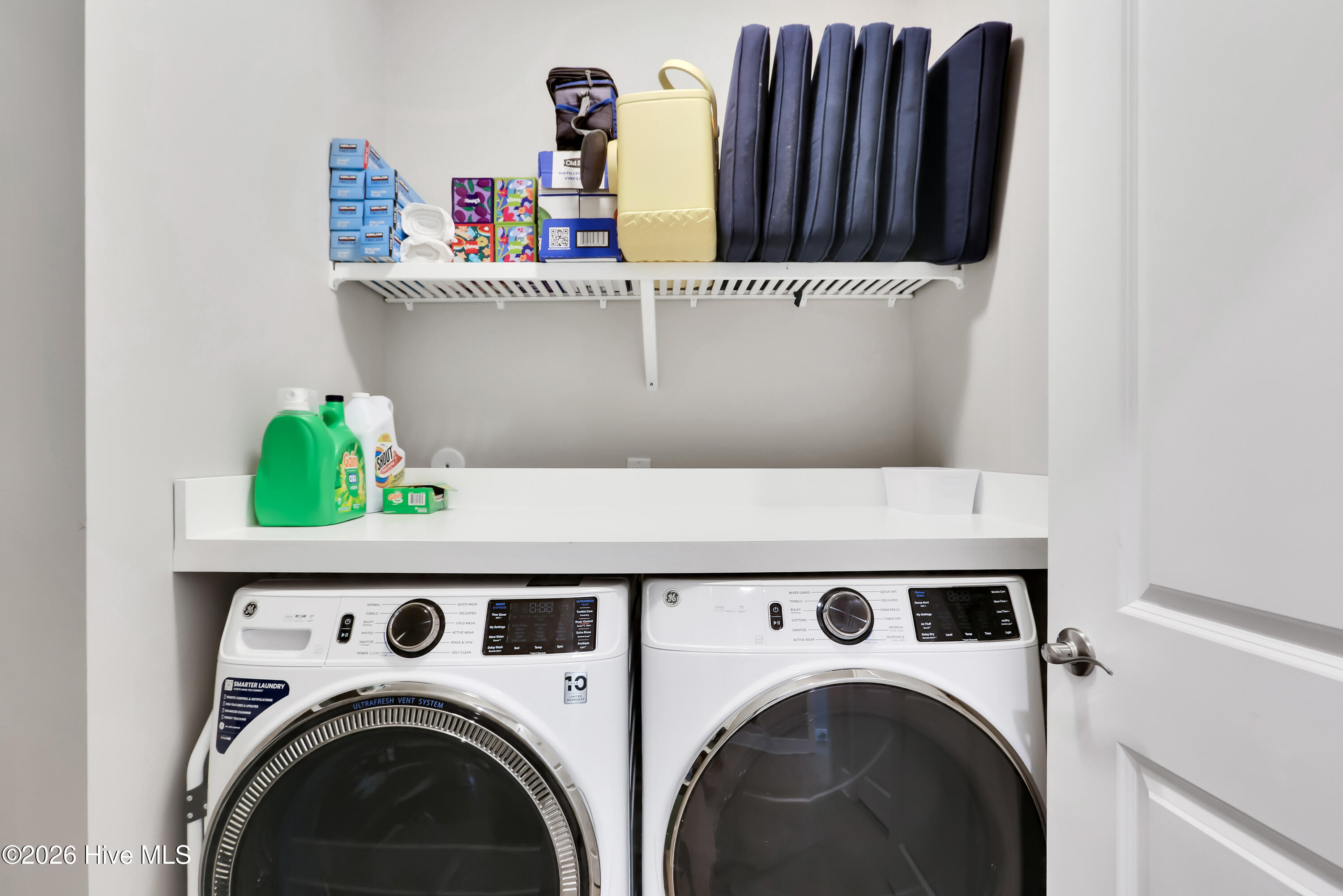 100554115 | Photo 11