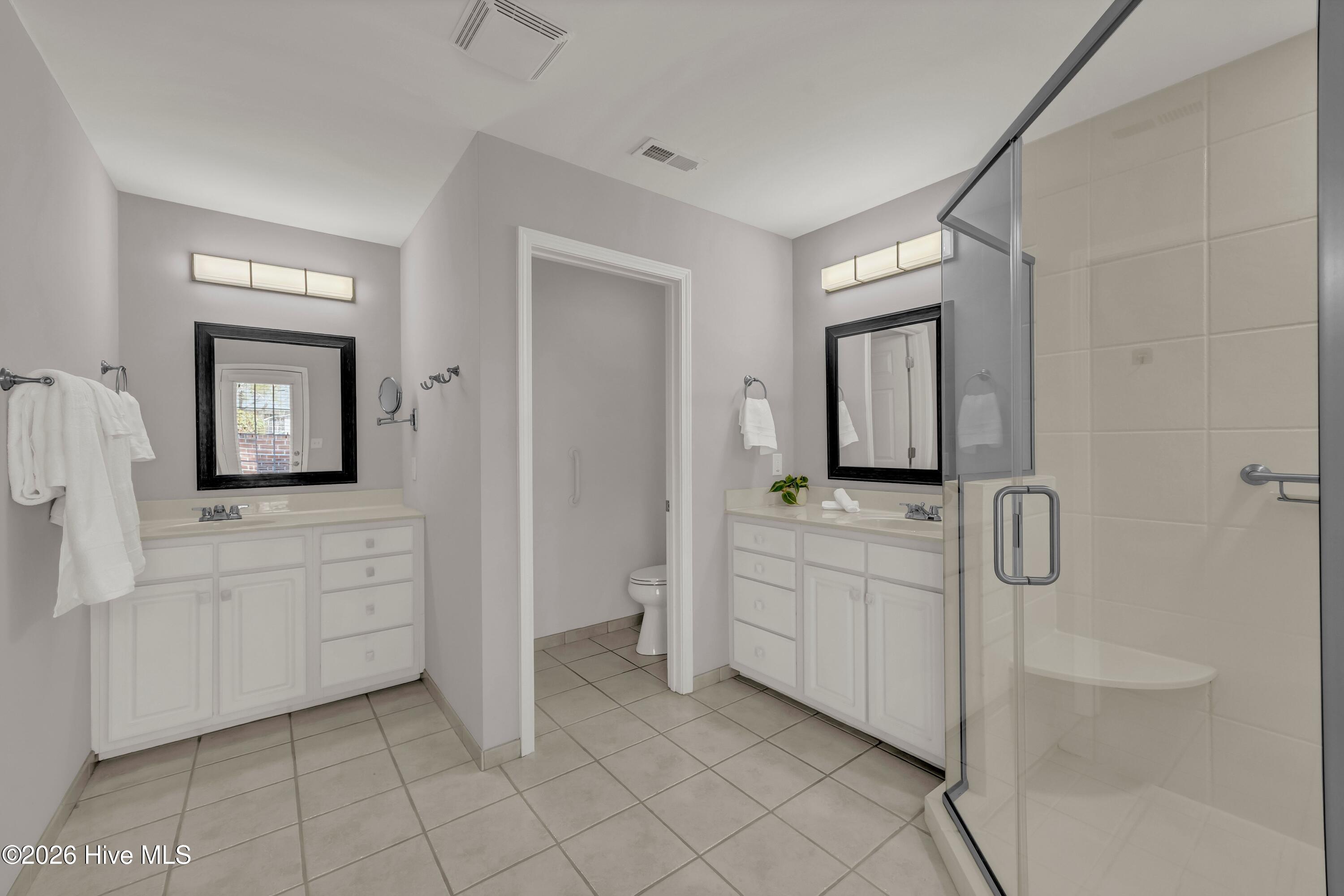 100552166 | Photo 12