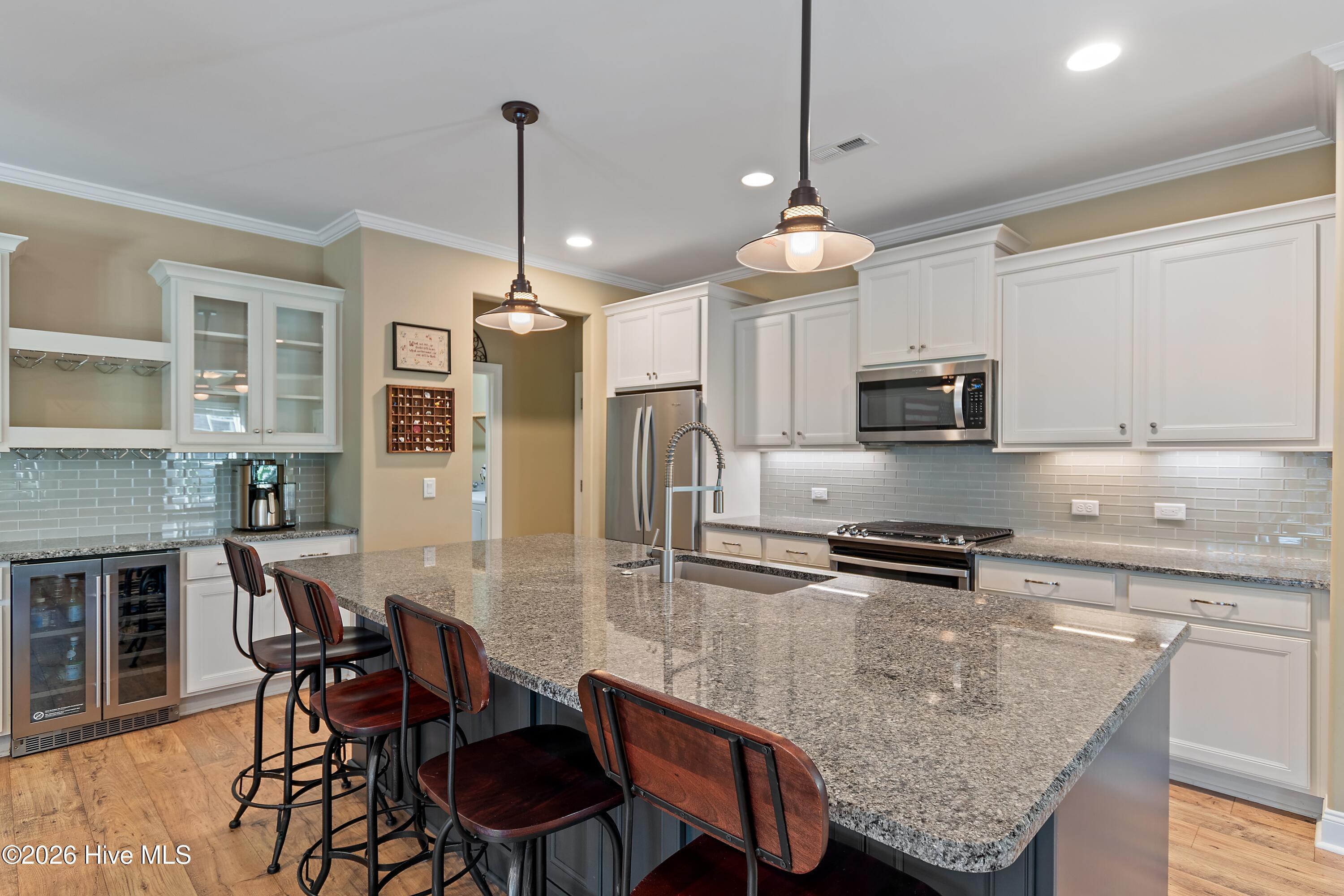 100558419 | Photo 14