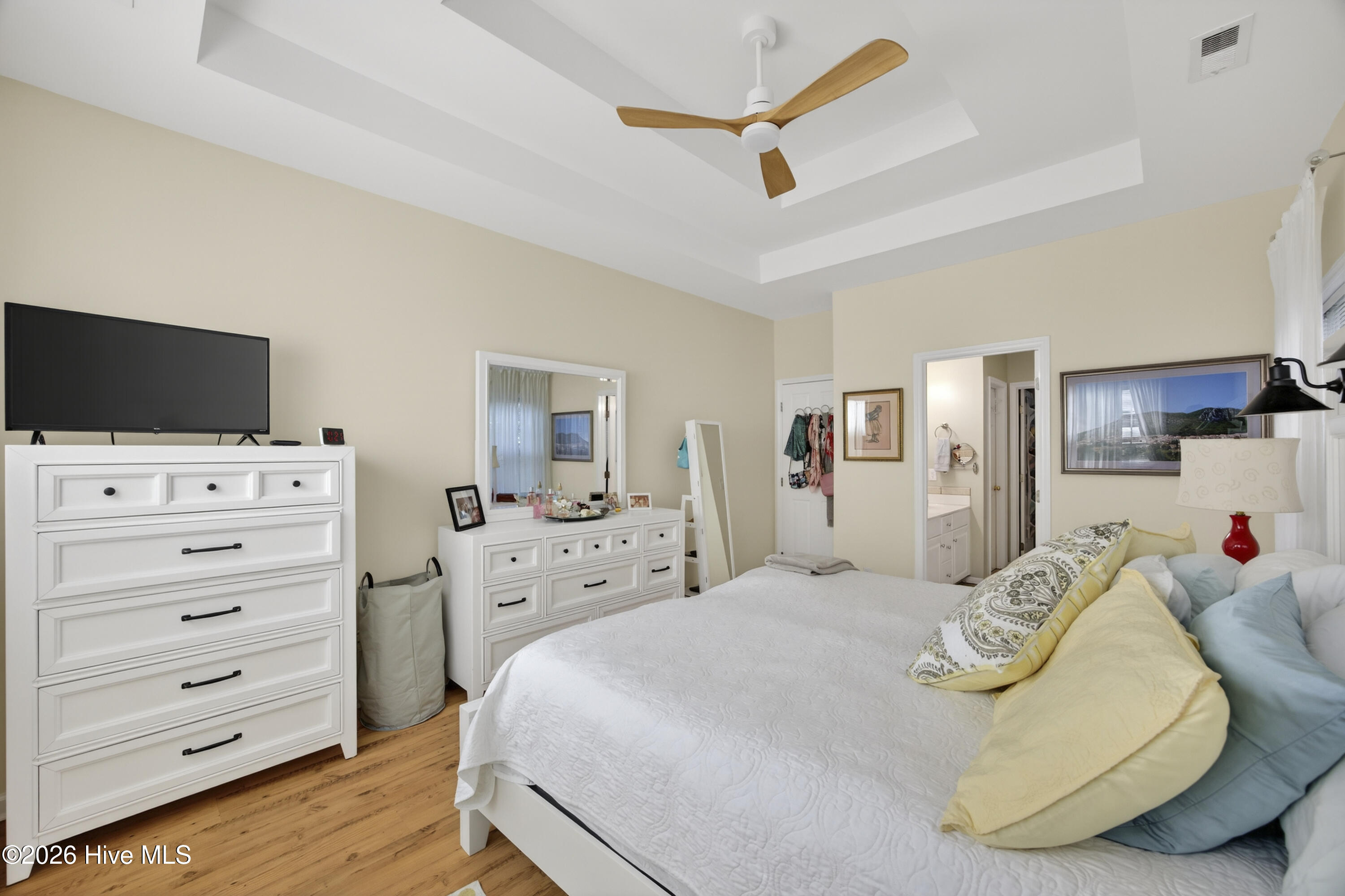 100560276 | Photo 15