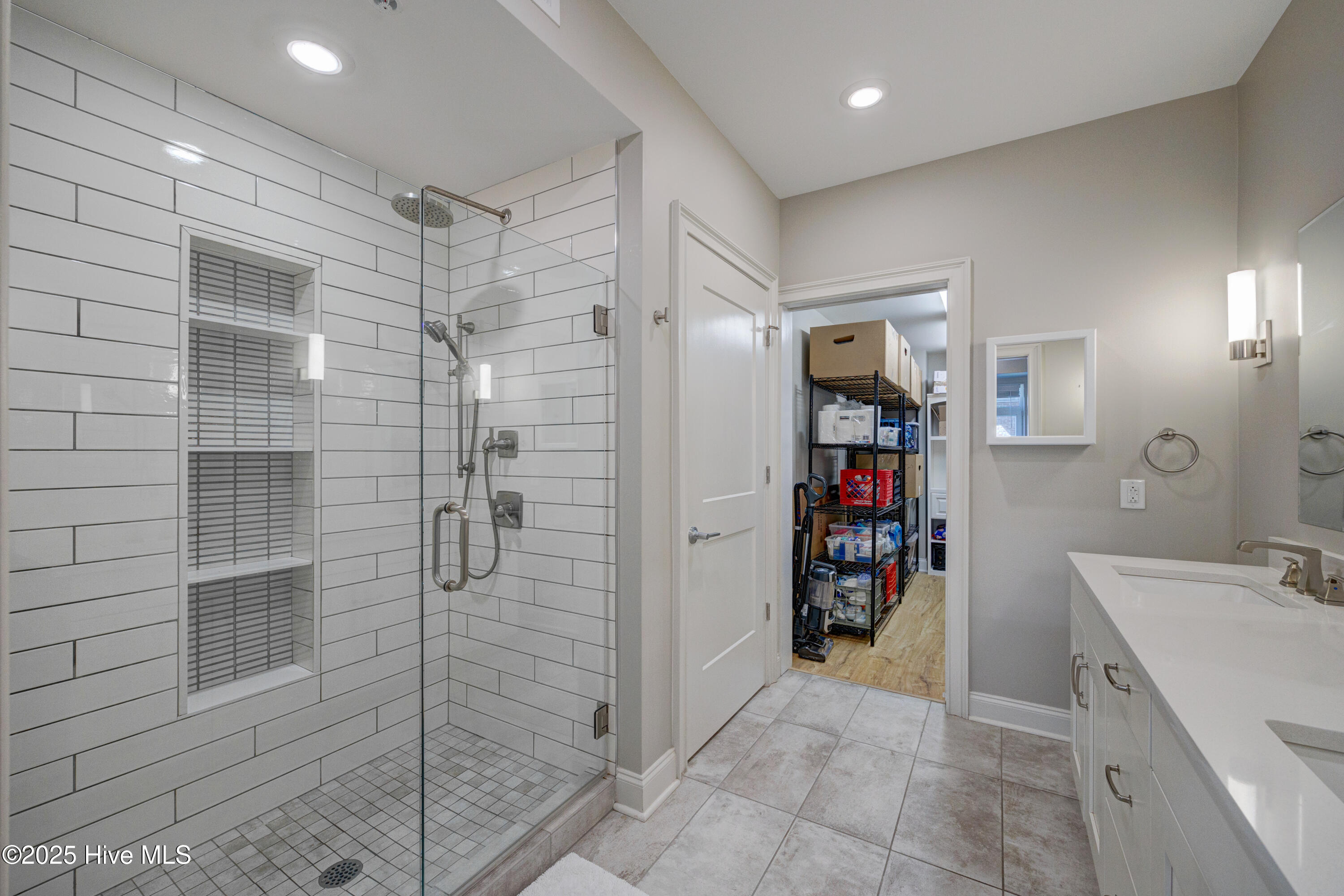 100556750 | Photo 17