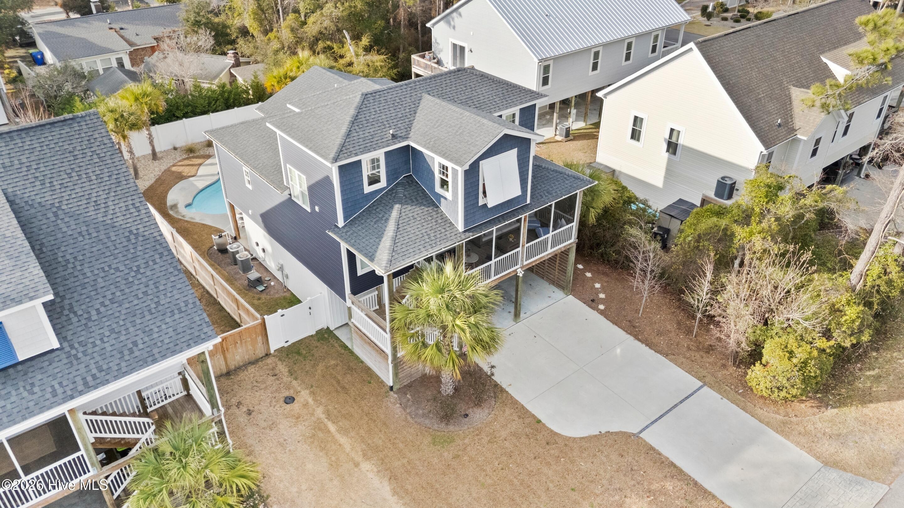 100548444 | Photo 81