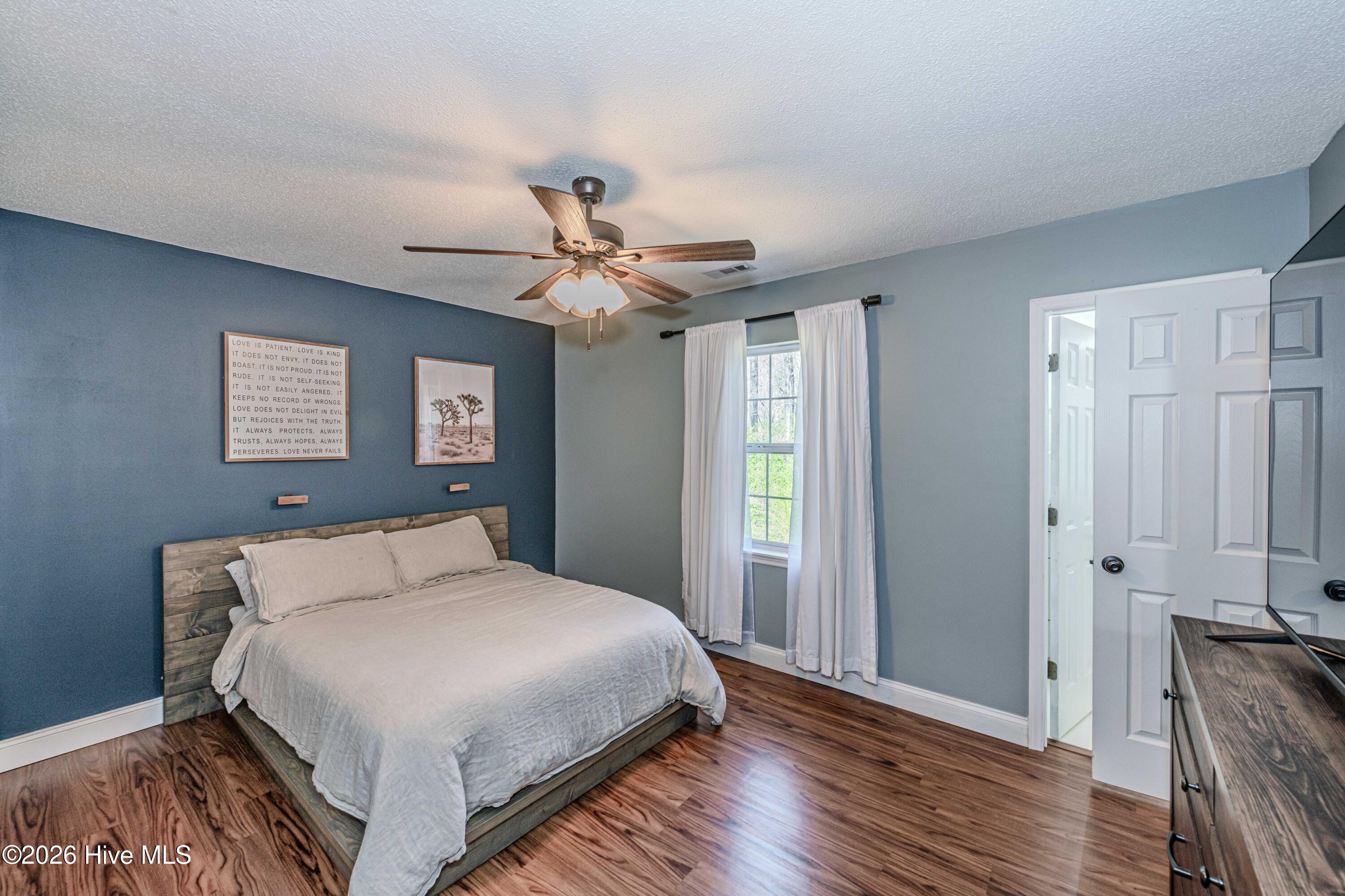 100564633 | Photo 43