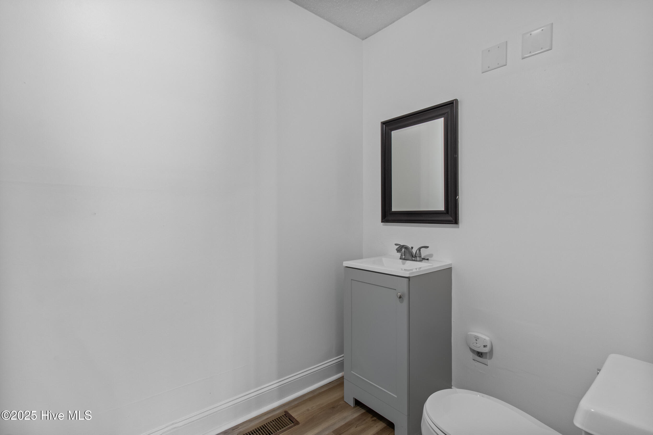 100541080 | Photo 23