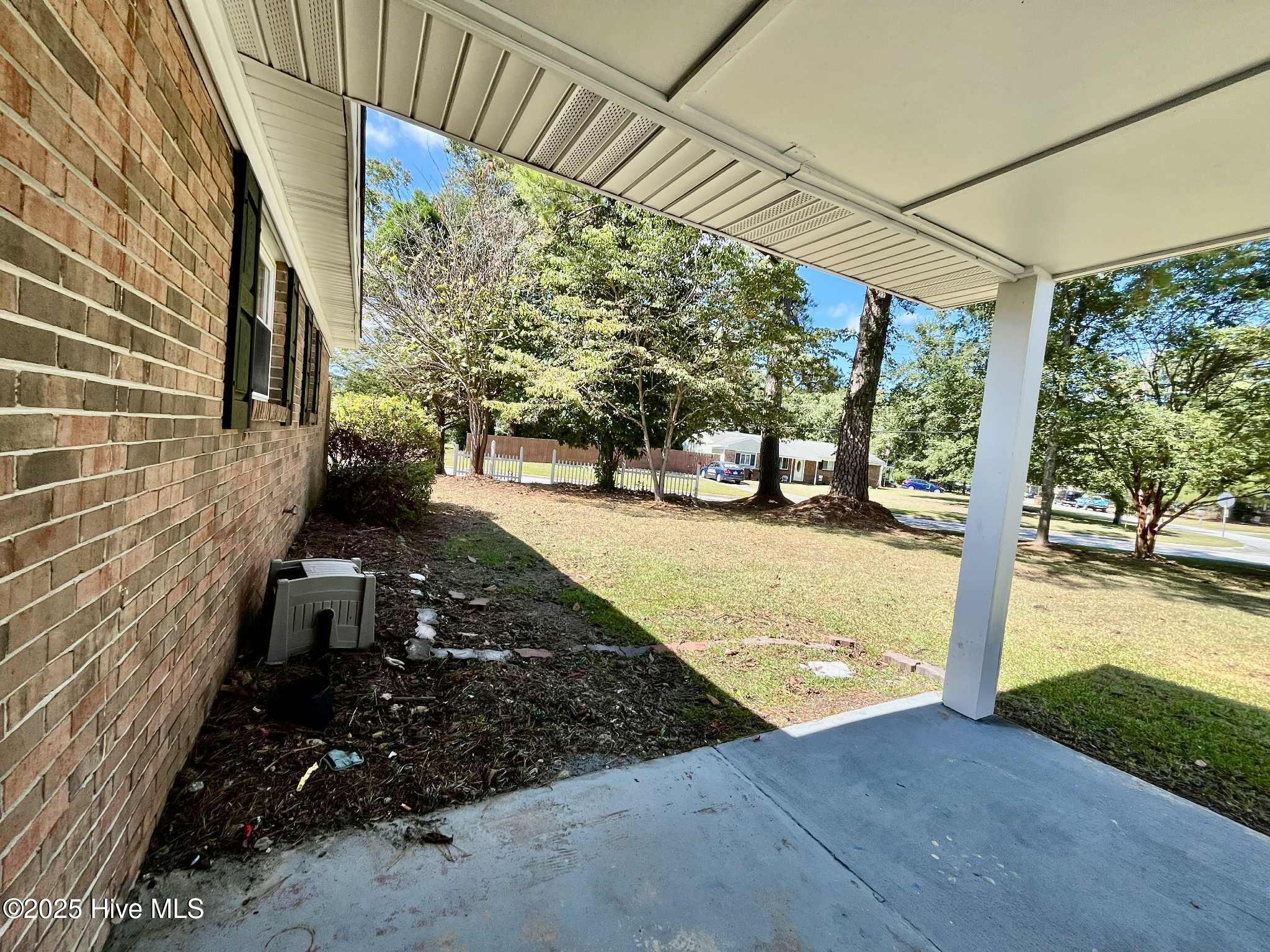 100528280 | Photo 42