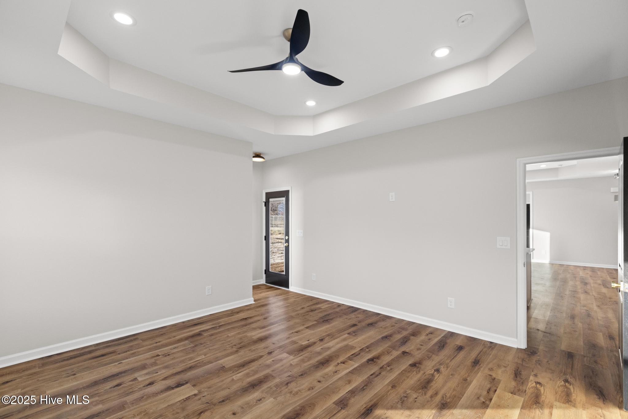 100557317 | Photo 20