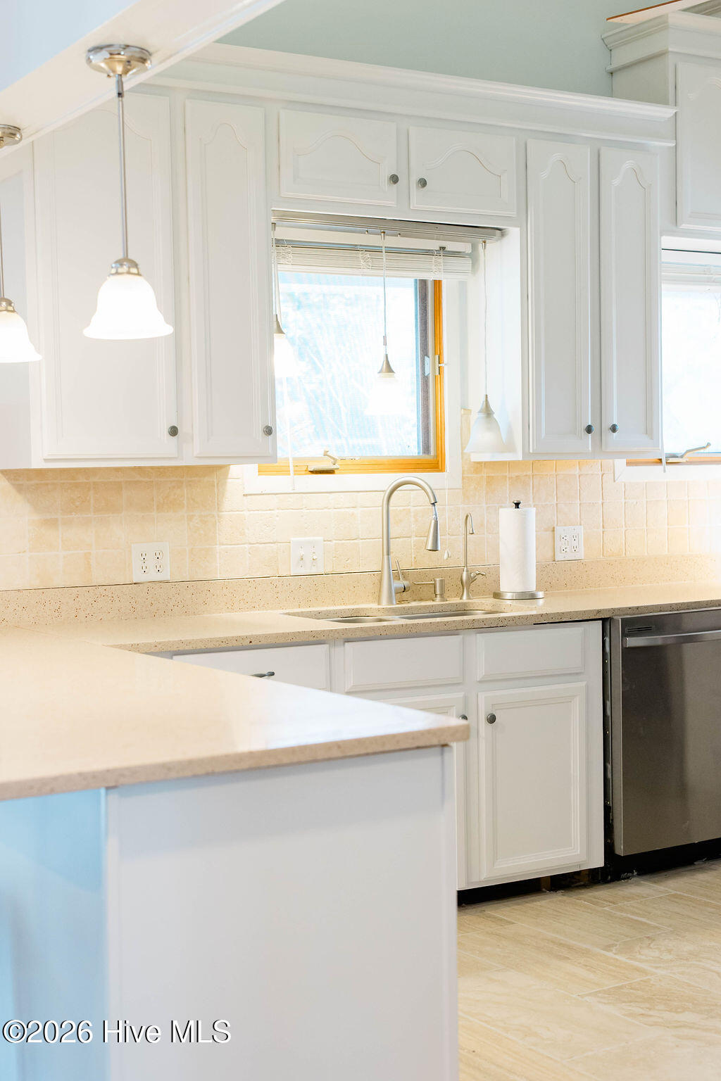 100558568 | Photo 13