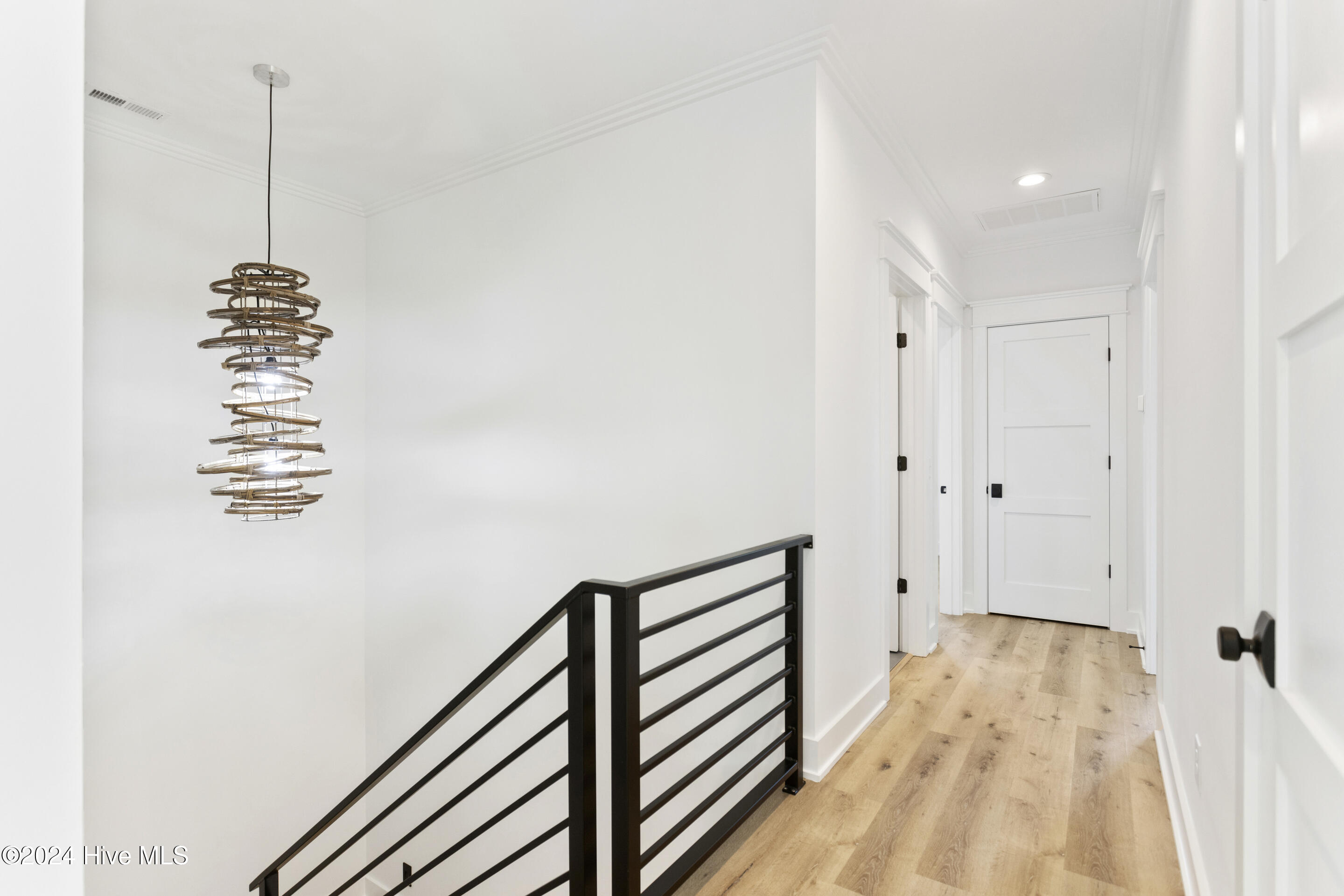 100559192 | Photo 13