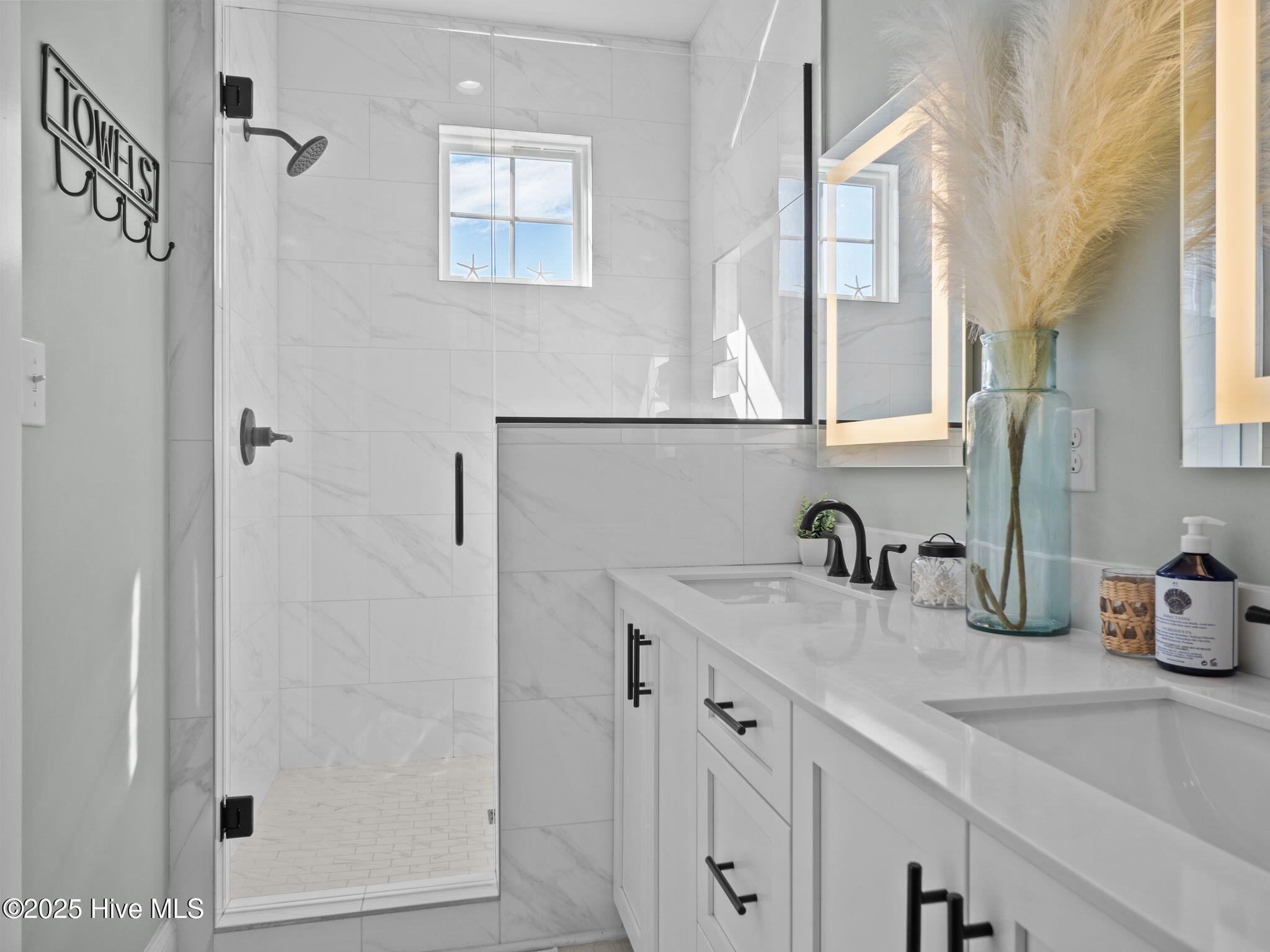 100535582 | Photo 40