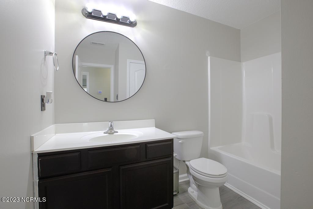 100549423 | Photo 16