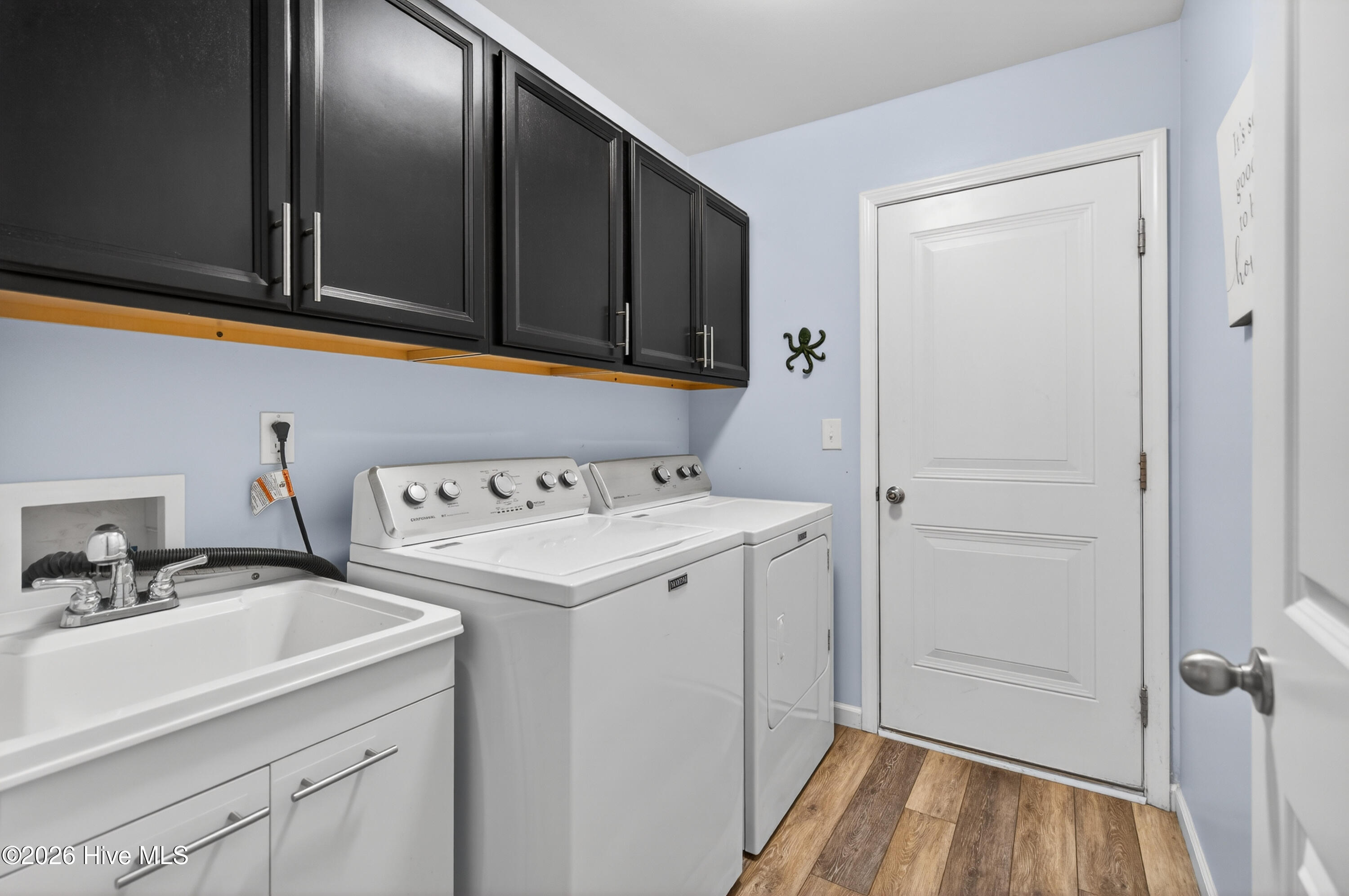 100557336 | Photo 44