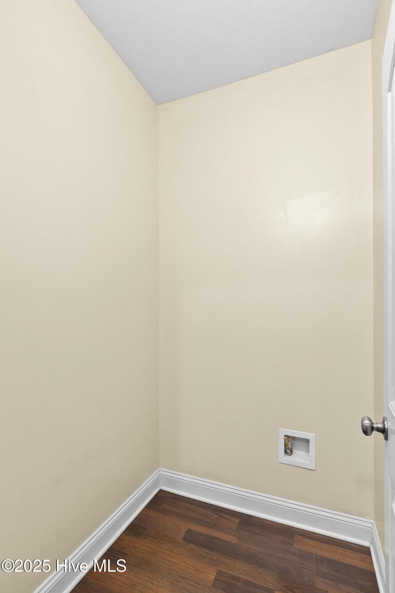 100536910 | Photo 43