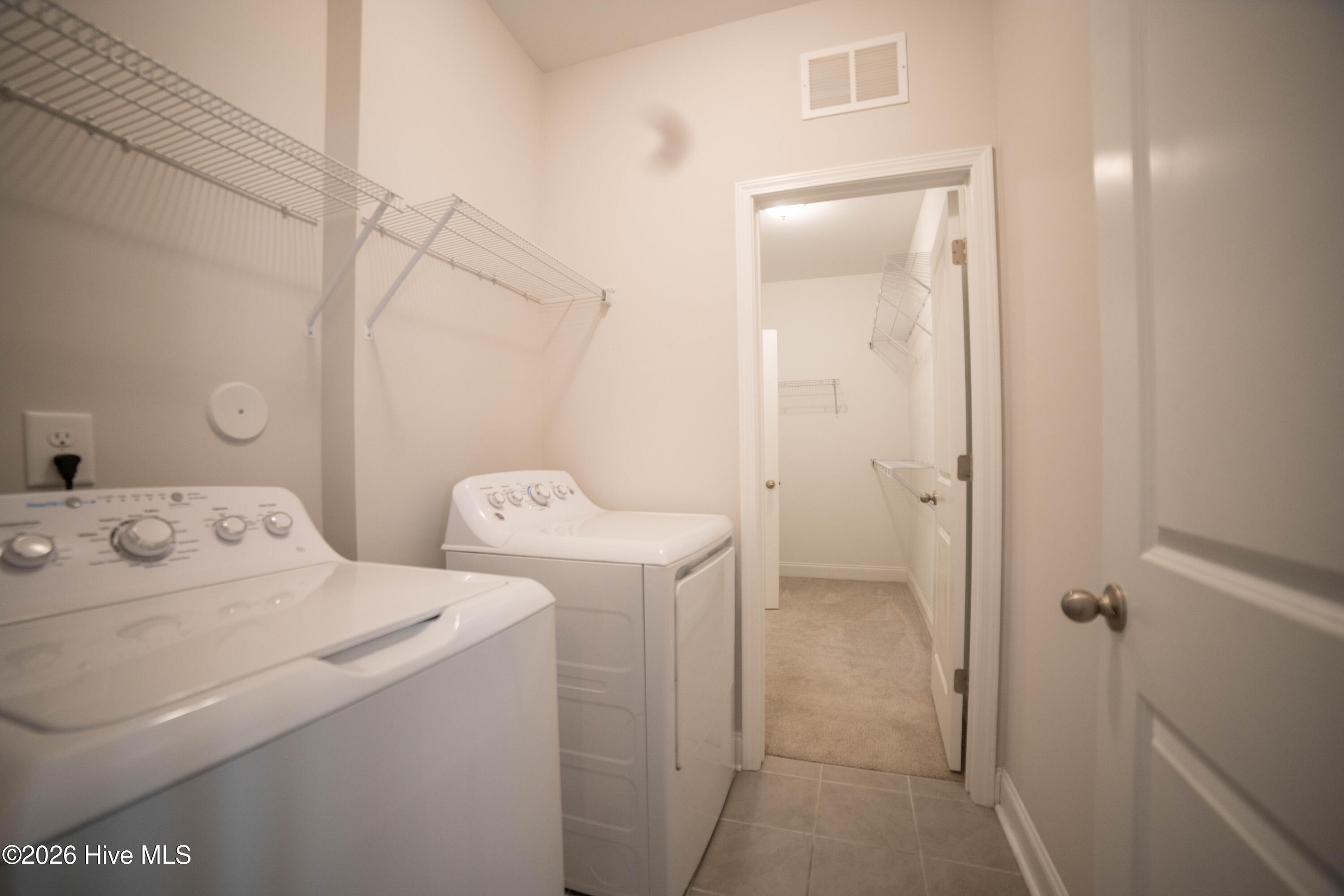 100535849 | Photo 20