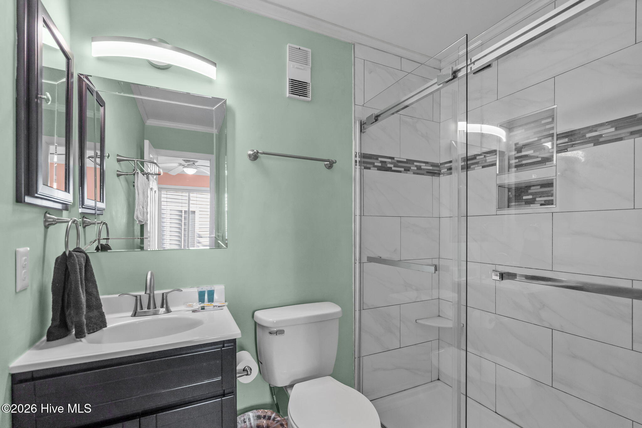 100556842 | Photo 20