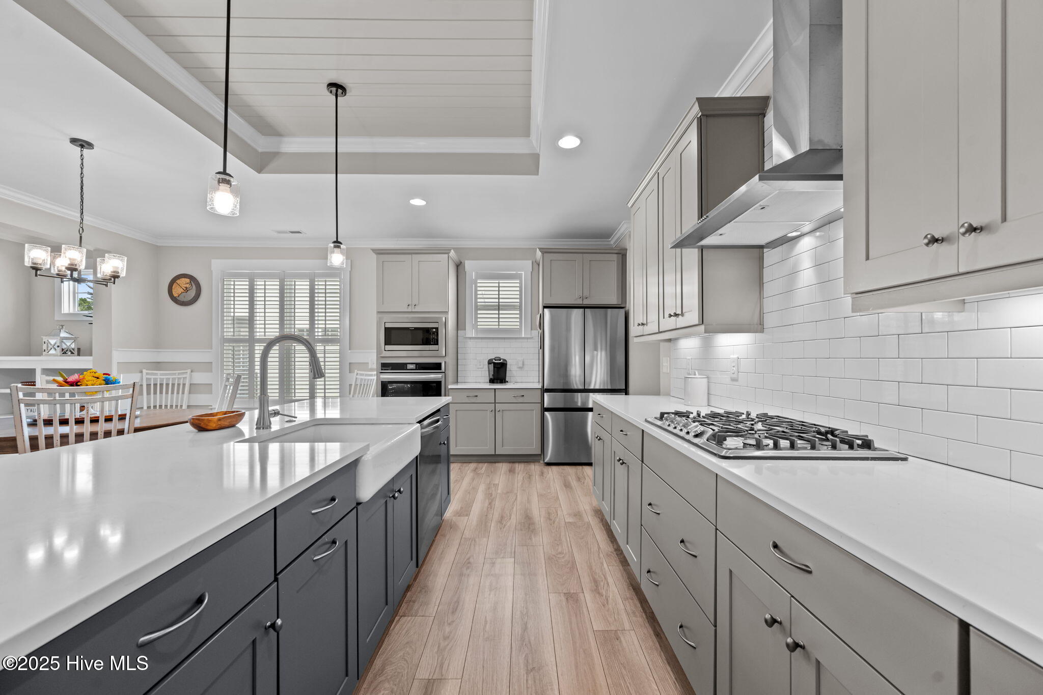 100527941 | Photo 35